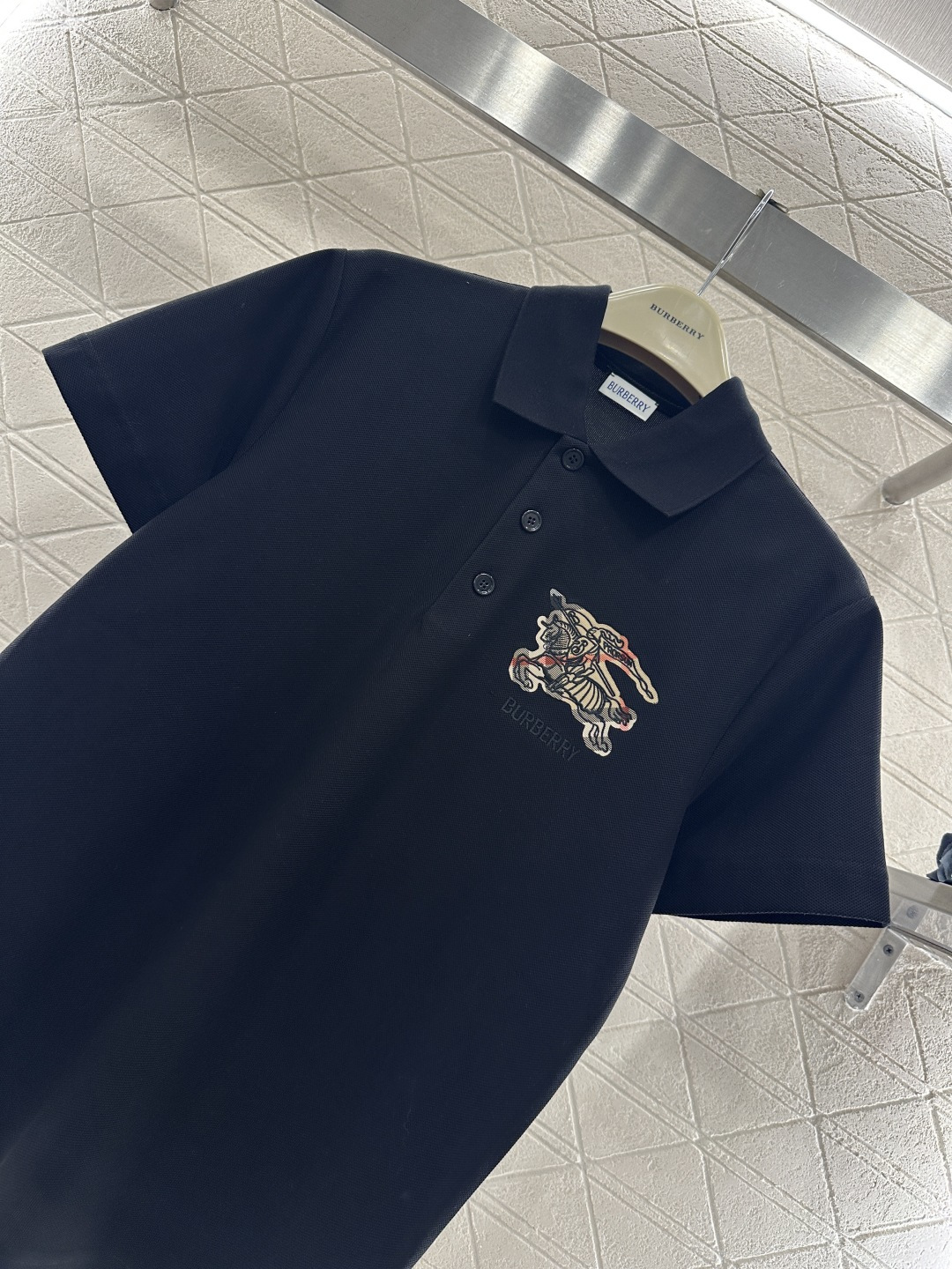 ♥BBR*♥2026新品上架 刺绣战马𝑝𝑜𝑙𝑜短袖定制YB朱地全棉材质，自带空洞，穿搭吸湿透气，品相十足