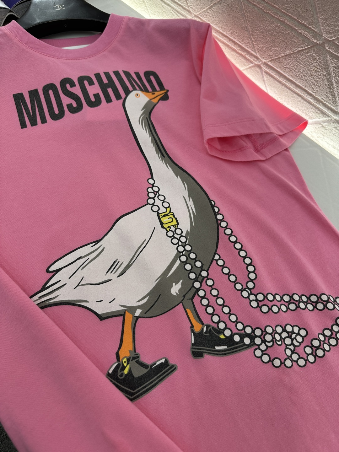 ♥Moschin*♥2026新品上架 撞色印花徽标𝑇𝑒𝑒定制YB斜纹全棉织造，透气舒适，轻薄细腻，宽松短