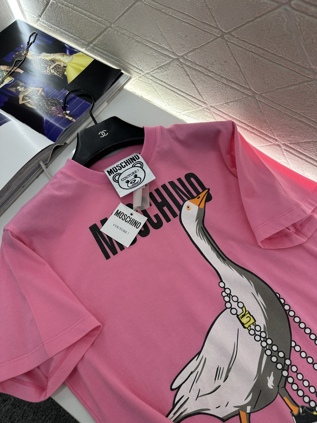 ♥Moschin*♥2026新品上架 撞色印花徽标𝑇𝑒𝑒定制YB斜纹全棉织造，透气舒适，轻薄细腻，宽松短