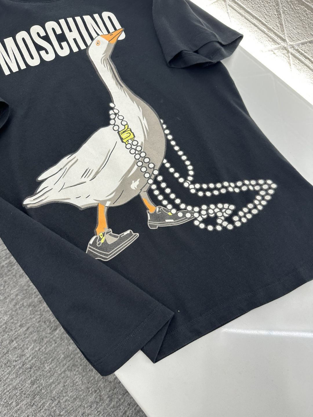 ♥Moschin*♥2026新品上架 撞色印花徽标𝑇𝑒𝑒定制YB斜纹全棉织造，透气舒适，轻薄细腻，宽松短