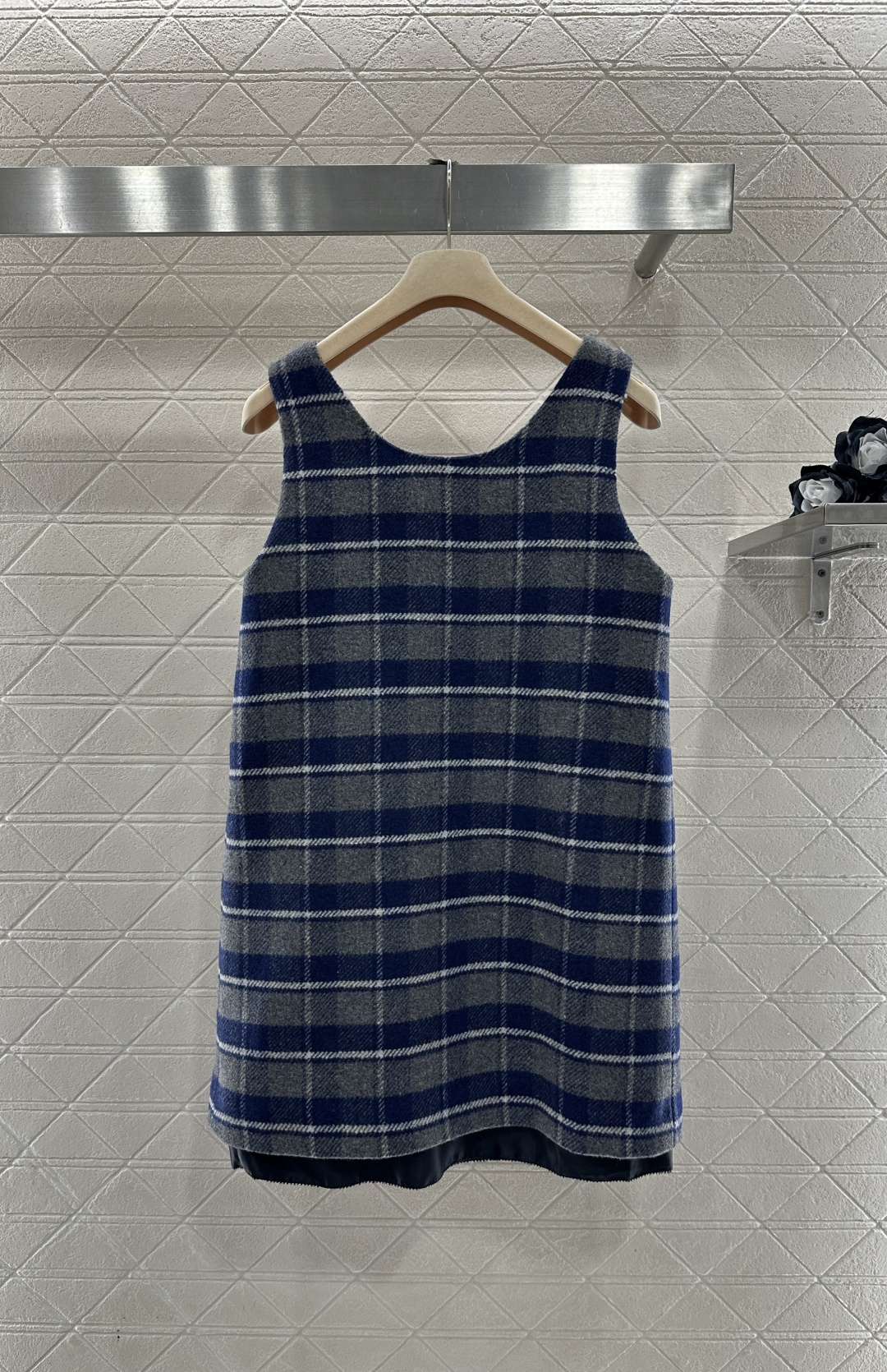 ♥Miumi*♥2026新品上架 格纹毛呢背心裙定制YB进口百分百初剪羊毛呢材质，肌理明显，挺括有型，U