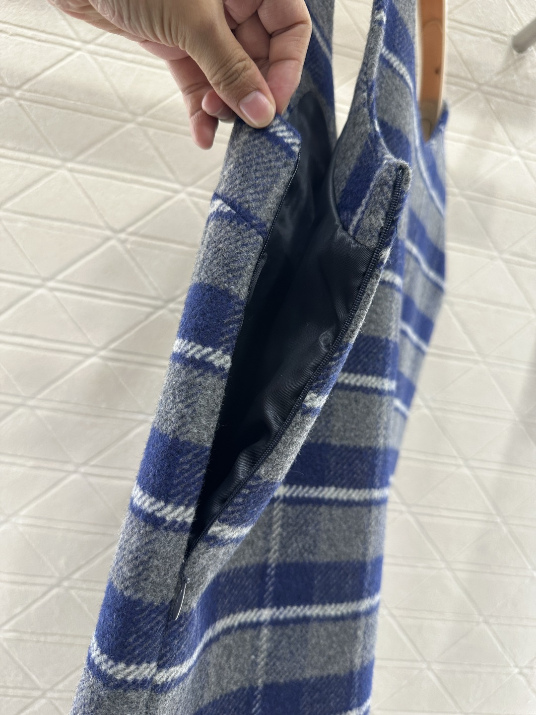 ♥Miumi*♥2026新品上架 格纹毛呢背心裙定制YB进口百分百初剪羊毛呢材质，肌理明显，挺括有型，U