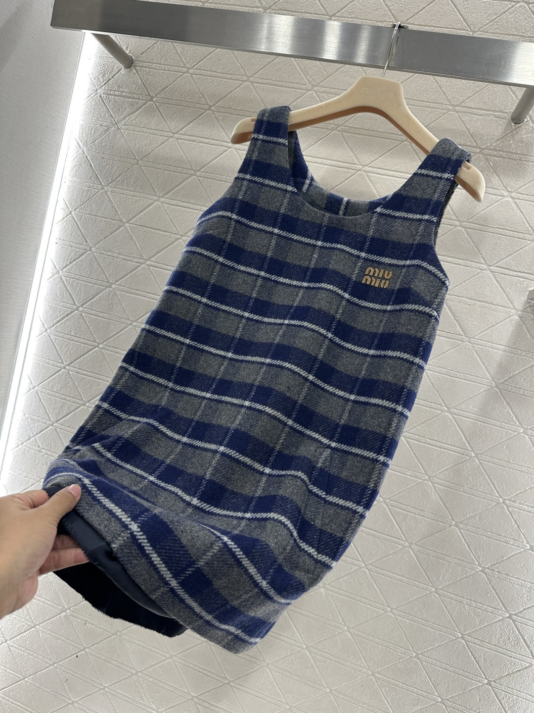 ♥Miumi*♥2026新品上架 格纹毛呢背心裙定制YB进口百分百初剪羊毛呢材质，肌理明显，挺括有型，U