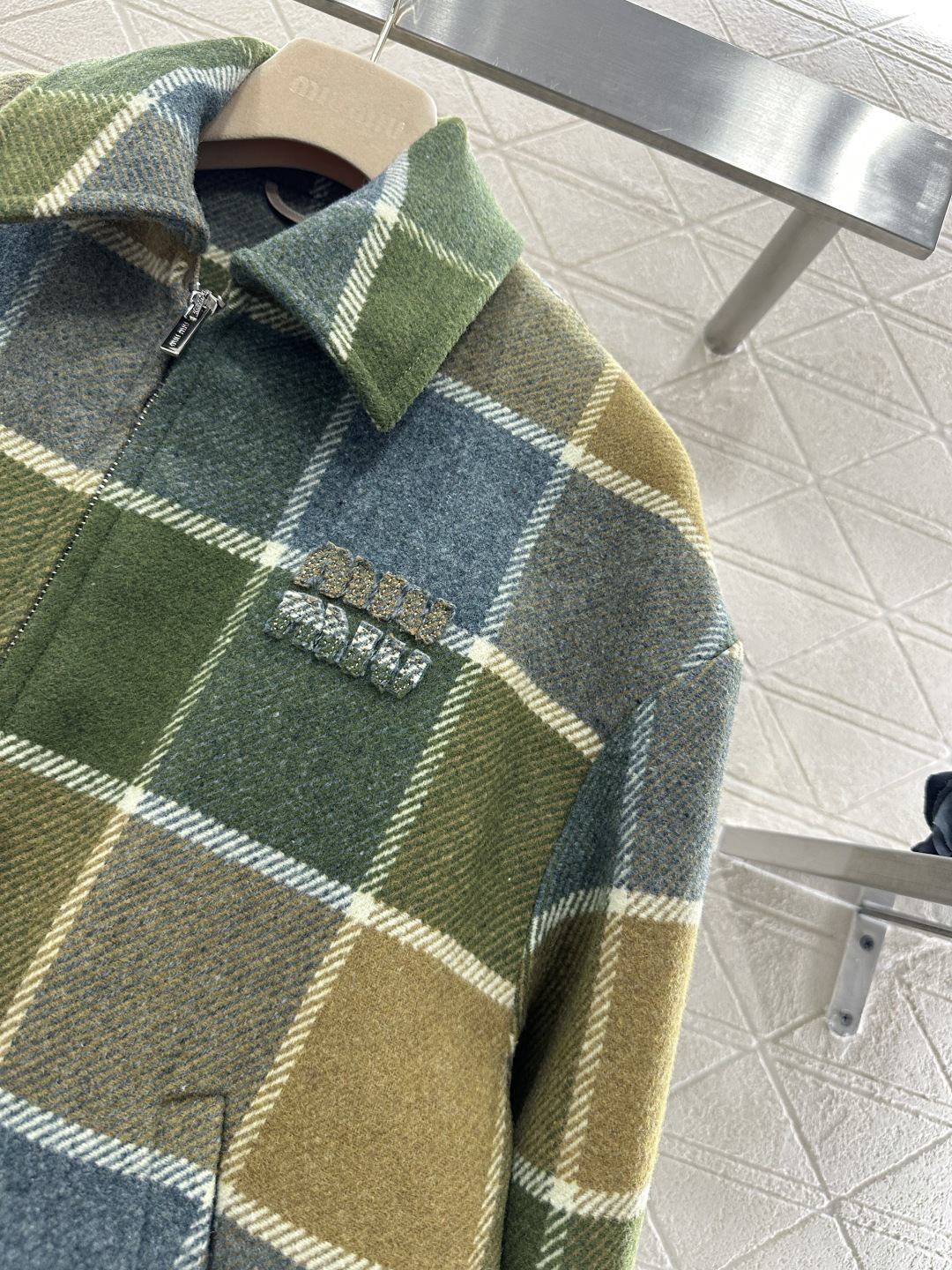 ♥Miumi*♥2025新品上架 格纹毛呢棉服外套短裙套装定制YB进口百分百初剪羊毛材质，肌理明显，挺括