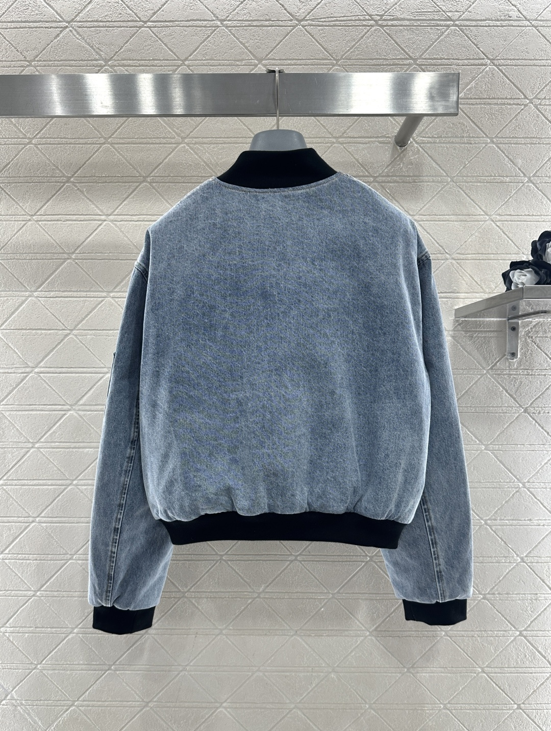 ♥Prad*♥2026新品上架 牛仔拼接棒球棉服外套定制YB斜纹牛仔棉材质，质感光泽，轻便舒适，品相十足