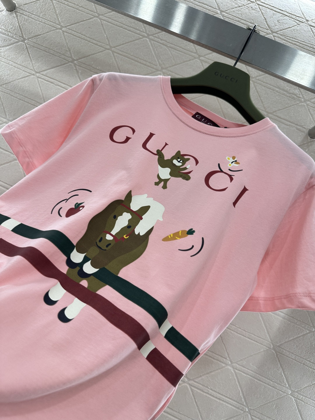 ♥Gucc*♥2026新品上架 贺岁圆领印花小马𝑇𝑒𝑒新年贺岁系列#定制YB原生全棉材质，透气舒适，质感