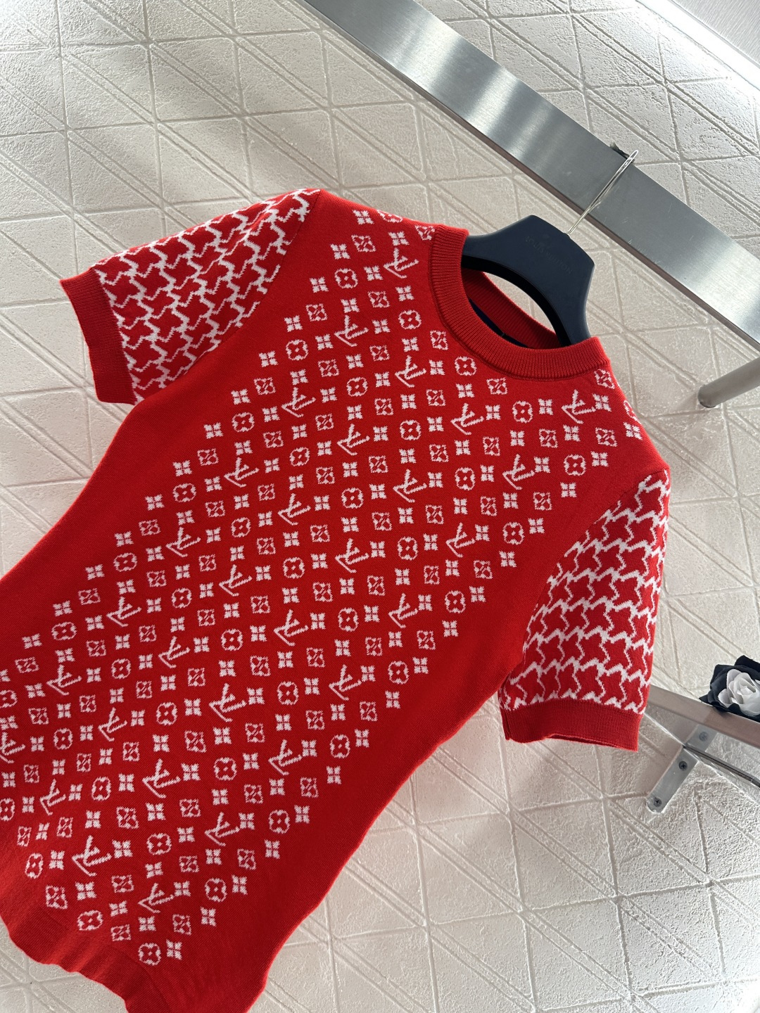 ♥Louis vuitto*♥2026新品上架 提花圆领短袖毛衣定制YB羊毛针织材质，质感高级，舒适柔软