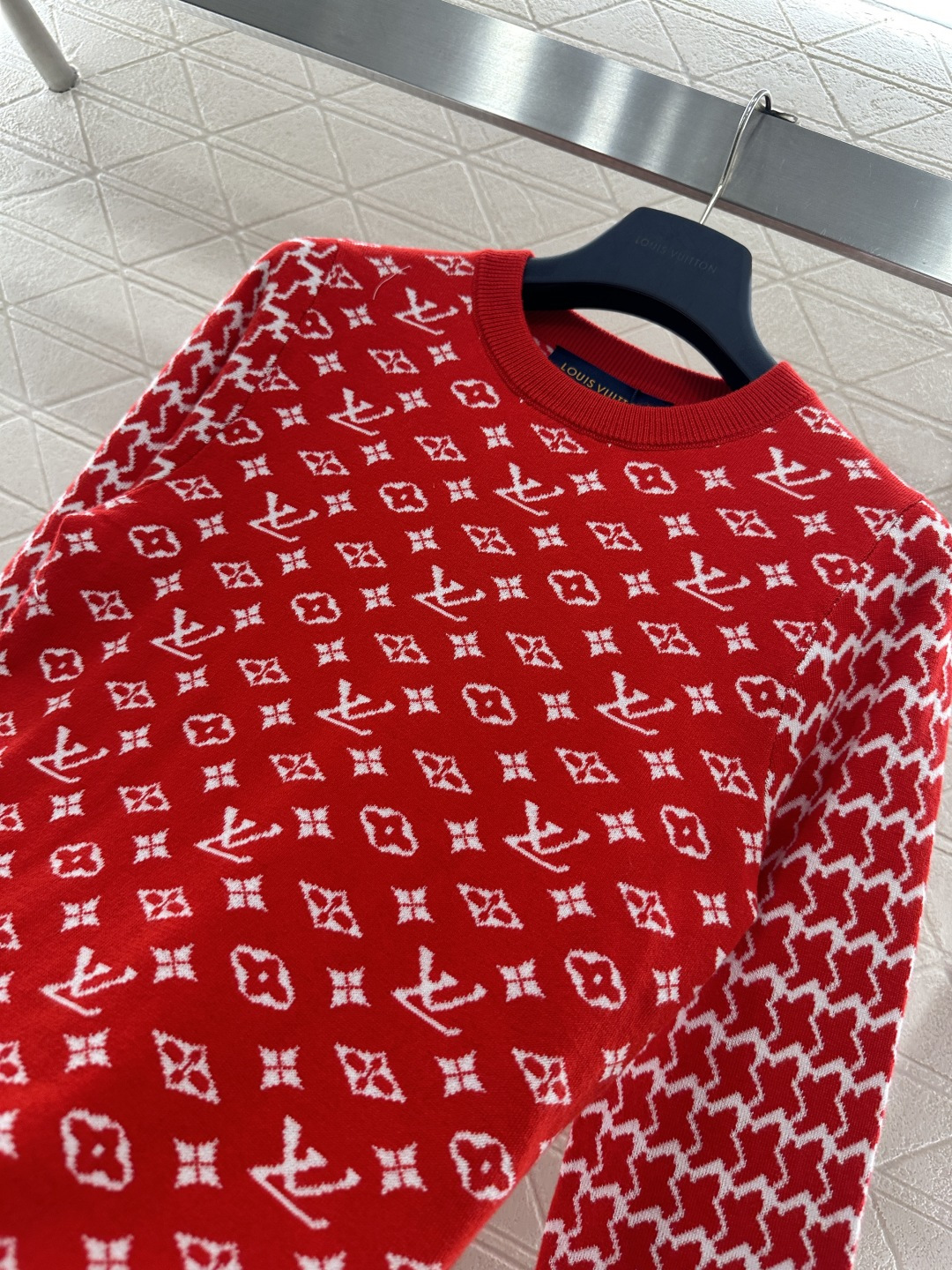 ♥Louis vuitto*♥2026新品上架 提花圆领长袖毛衣定制YB羊毛针织材质，质感高级，舒适柔软