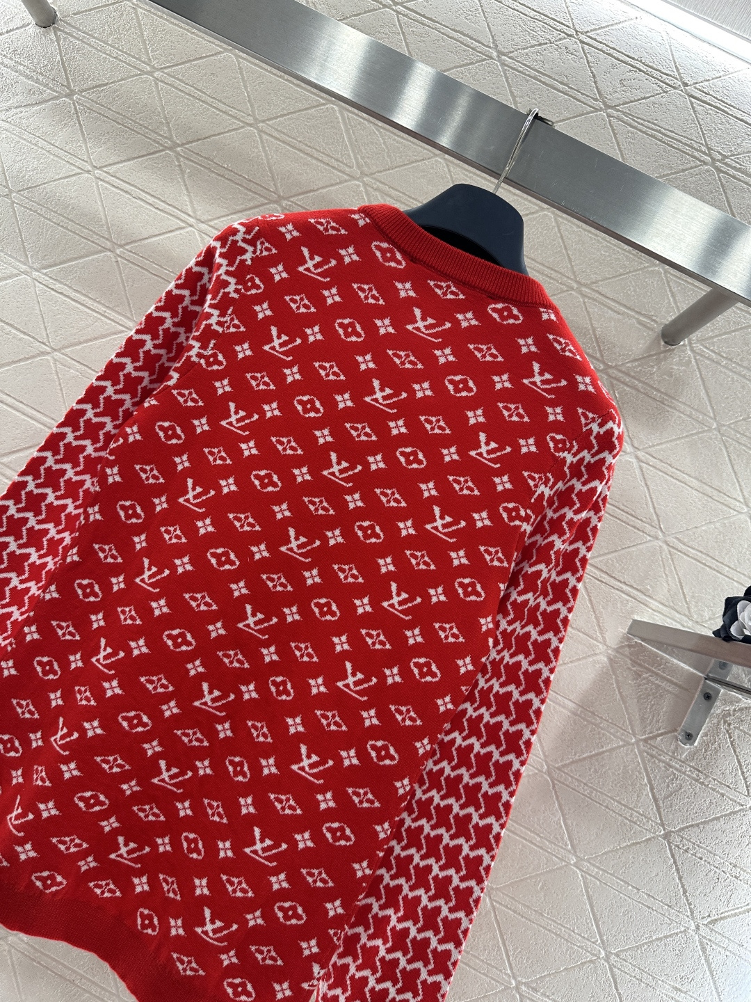 ♥Louis vuitto*♥2026新品上架 提花圆领长袖毛衣定制YB羊毛针织材质，质感高级，舒适柔软