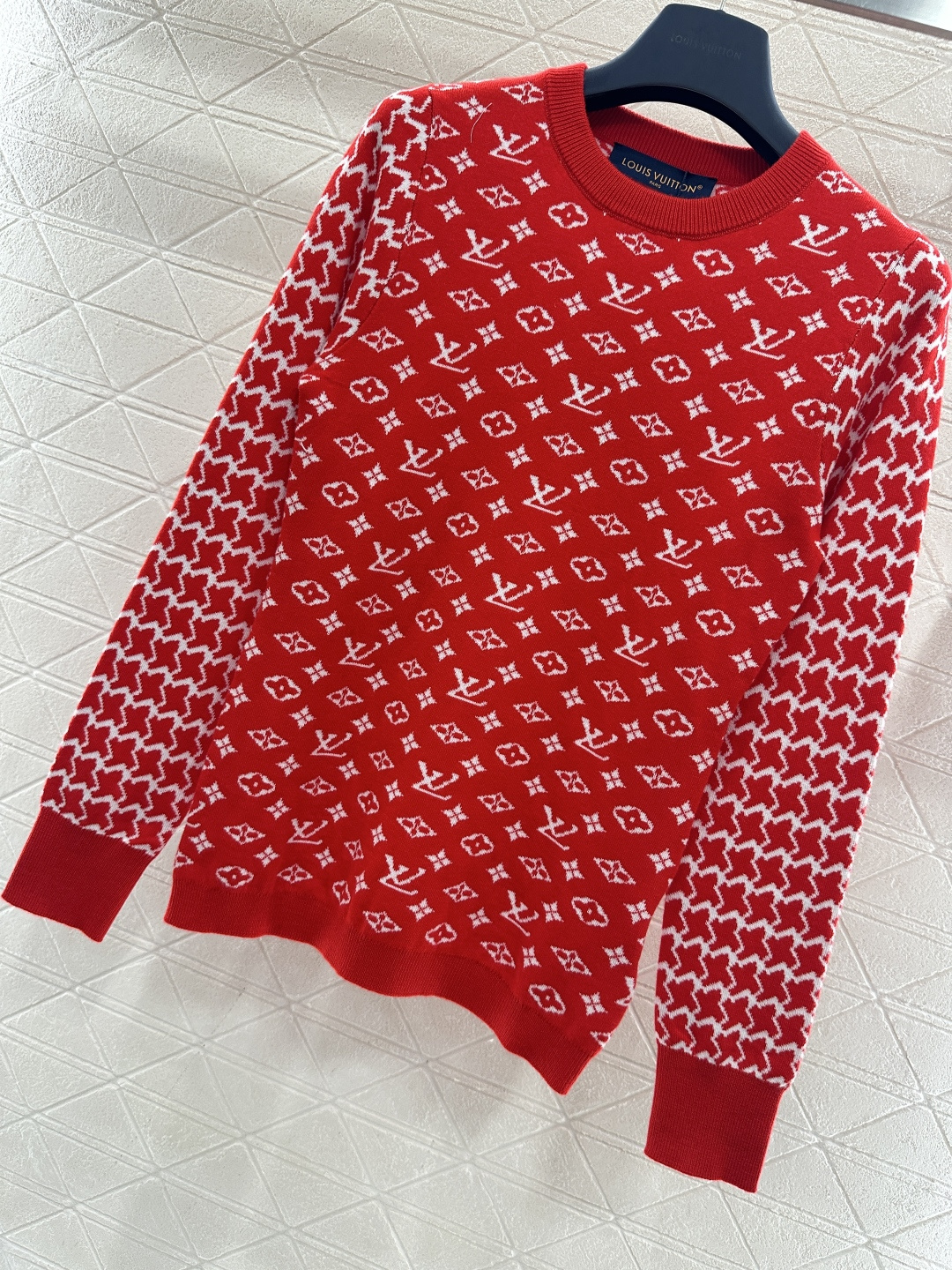 ♥Louis vuitto*♥2026新品上架 提花圆领长袖毛衣定制YB羊毛针织材质，质感高级，舒适柔软