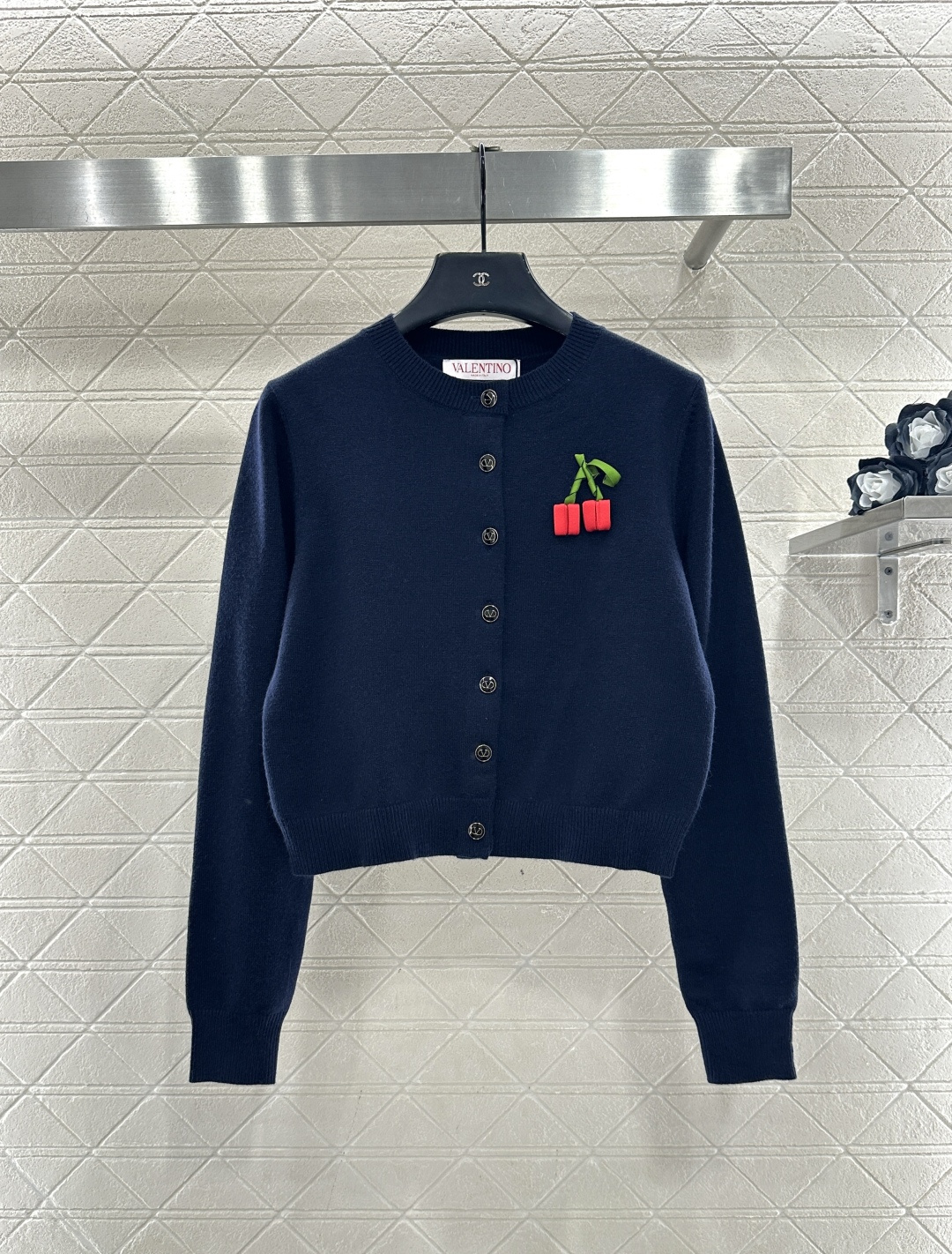 ♥Valentin*♥2026新品上架 立体樱桃🍒圆领针织开衫定制YB羊毛针织材质，质感高级，舒适柔软，