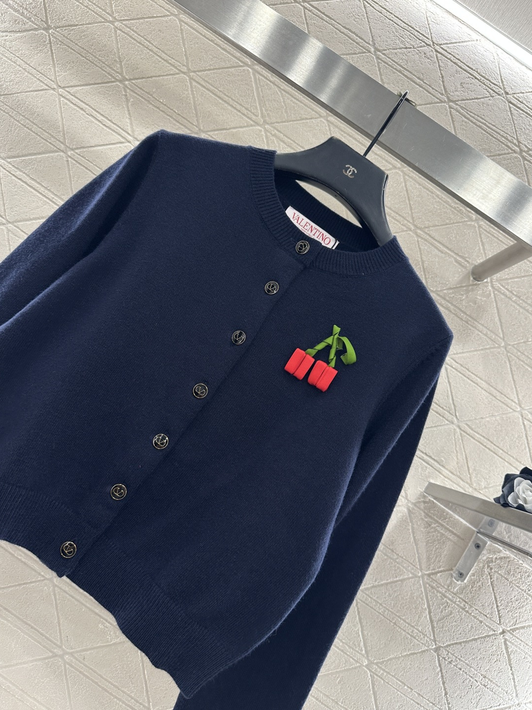 ♥Valentin*♥2026新品上架 立体樱桃🍒圆领针织开衫定制YB羊毛针织材质，质感高级，舒适柔软，