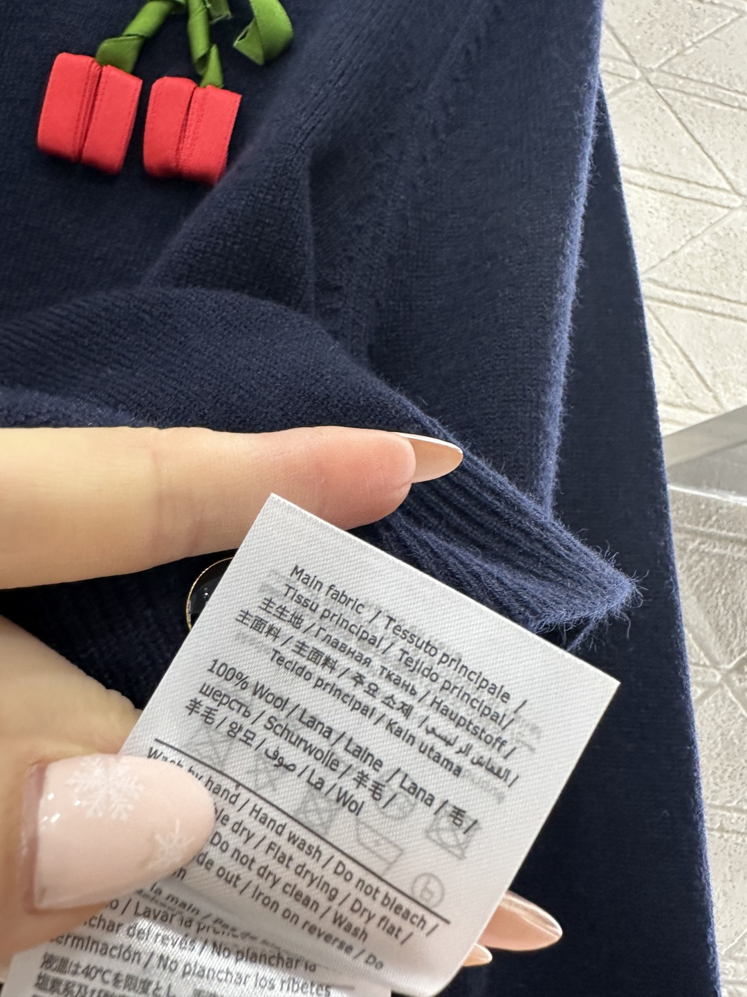 ♥Valentin*♥2026新品上架 立体樱桃🍒圆领针织开衫定制YB羊毛针织材质，质感高级，舒适柔软，