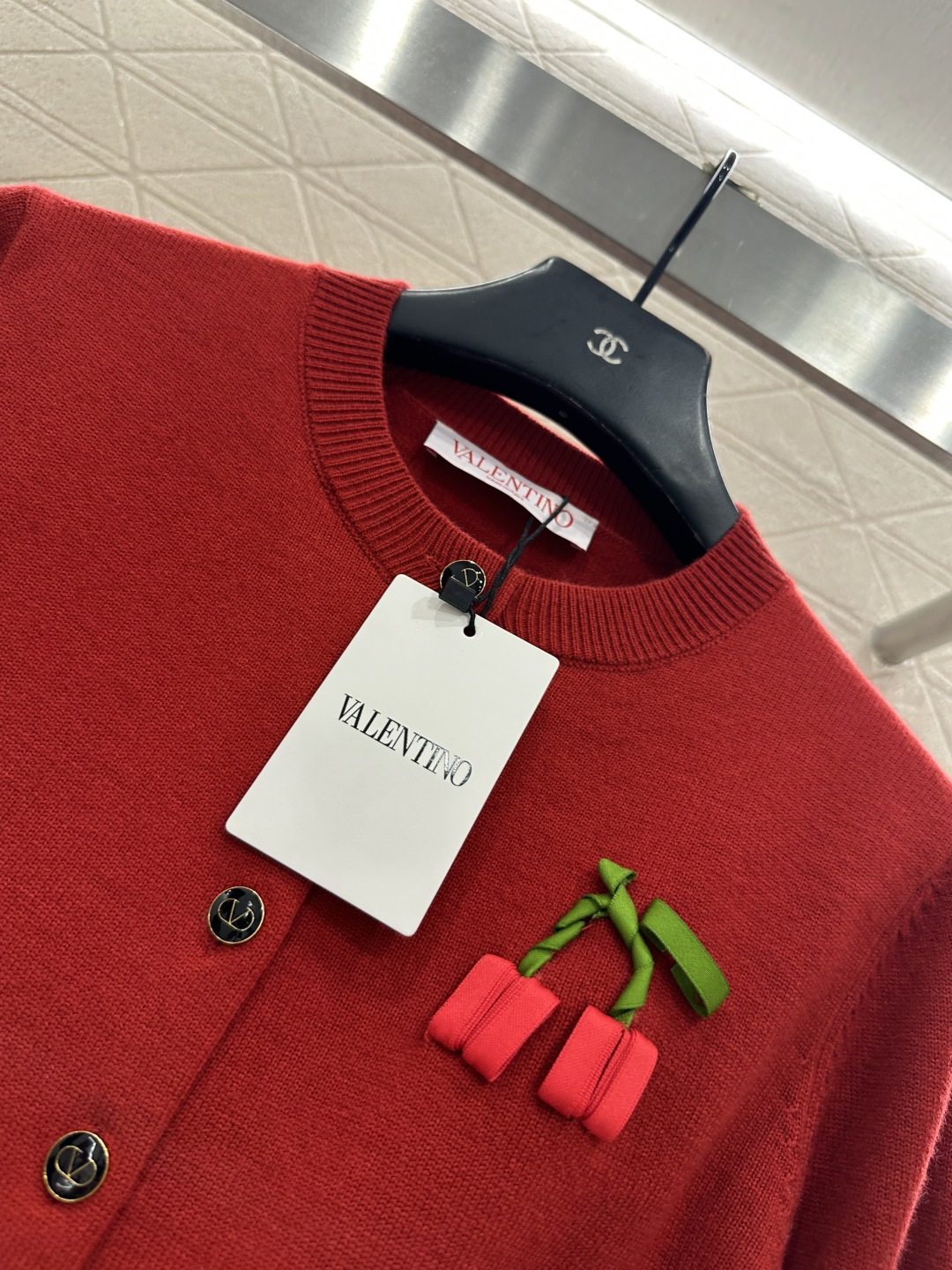 ♥Valentin*♥2026新品上架 立体樱桃🍒圆领针织开衫定制YB羊毛针织材质，质感高级，舒适柔软，