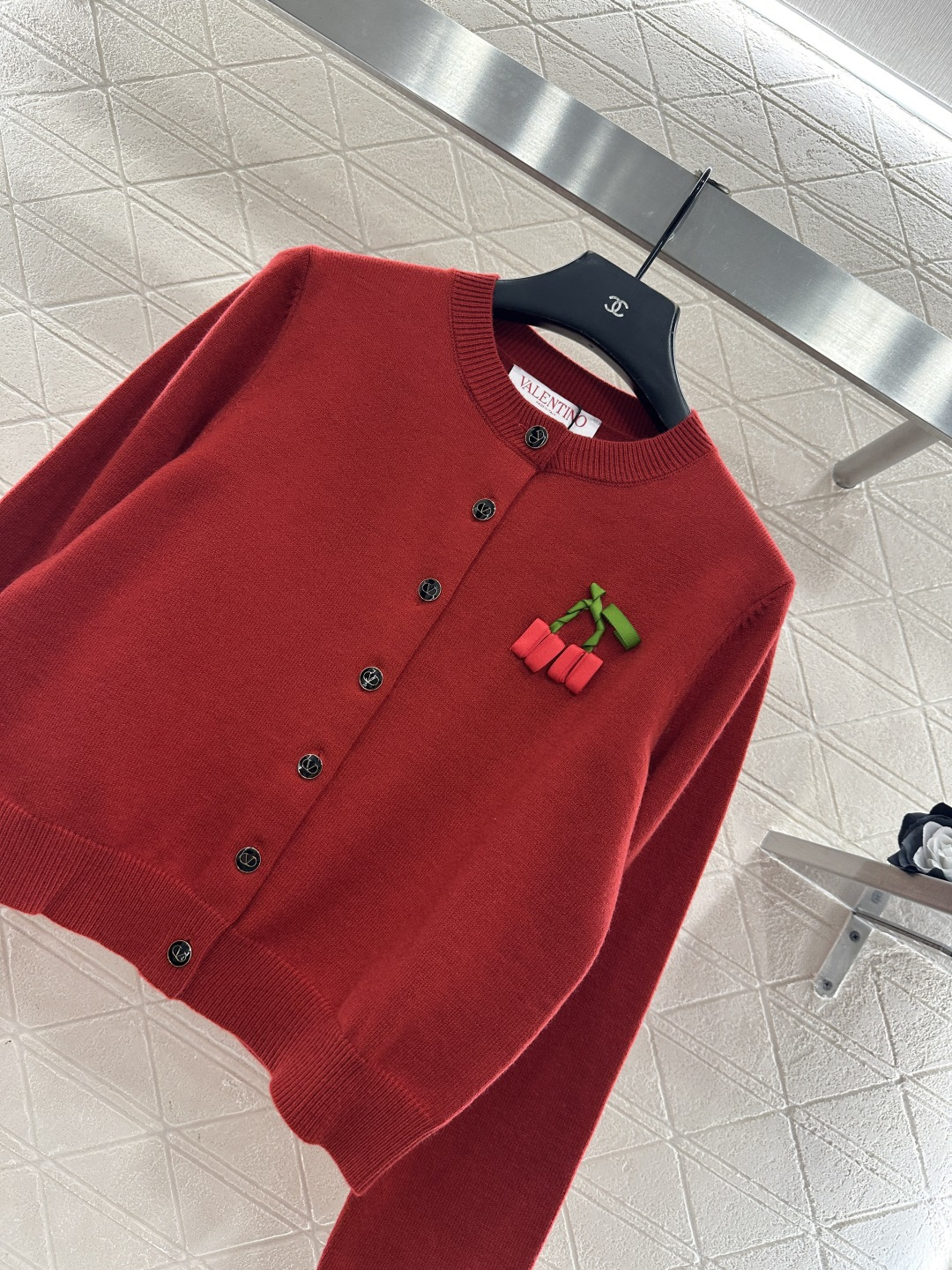 ♥Valentin*♥2026新品上架 立体樱桃🍒圆领针织开衫定制YB羊毛针织材质，质感高级，舒适柔软，