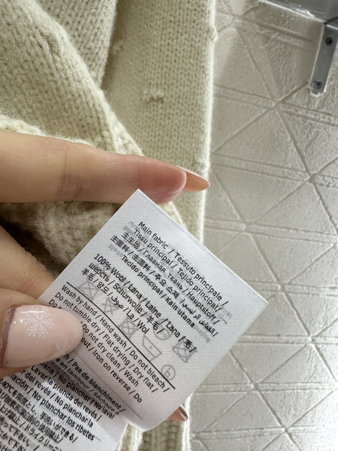 ♥Valentin*♥2026新品上架 碎花刺绣圆领针织开衫定制YB羊毛针织材质，质感高级，舒适柔软，圆