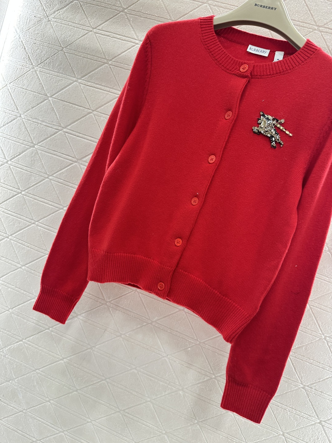 ♥BBR*♥2026新品上架 贺岁水钻圆领针织开衫新年贺岁系列#定制YB羊绒羊毛针织材质，质感高级，舒适