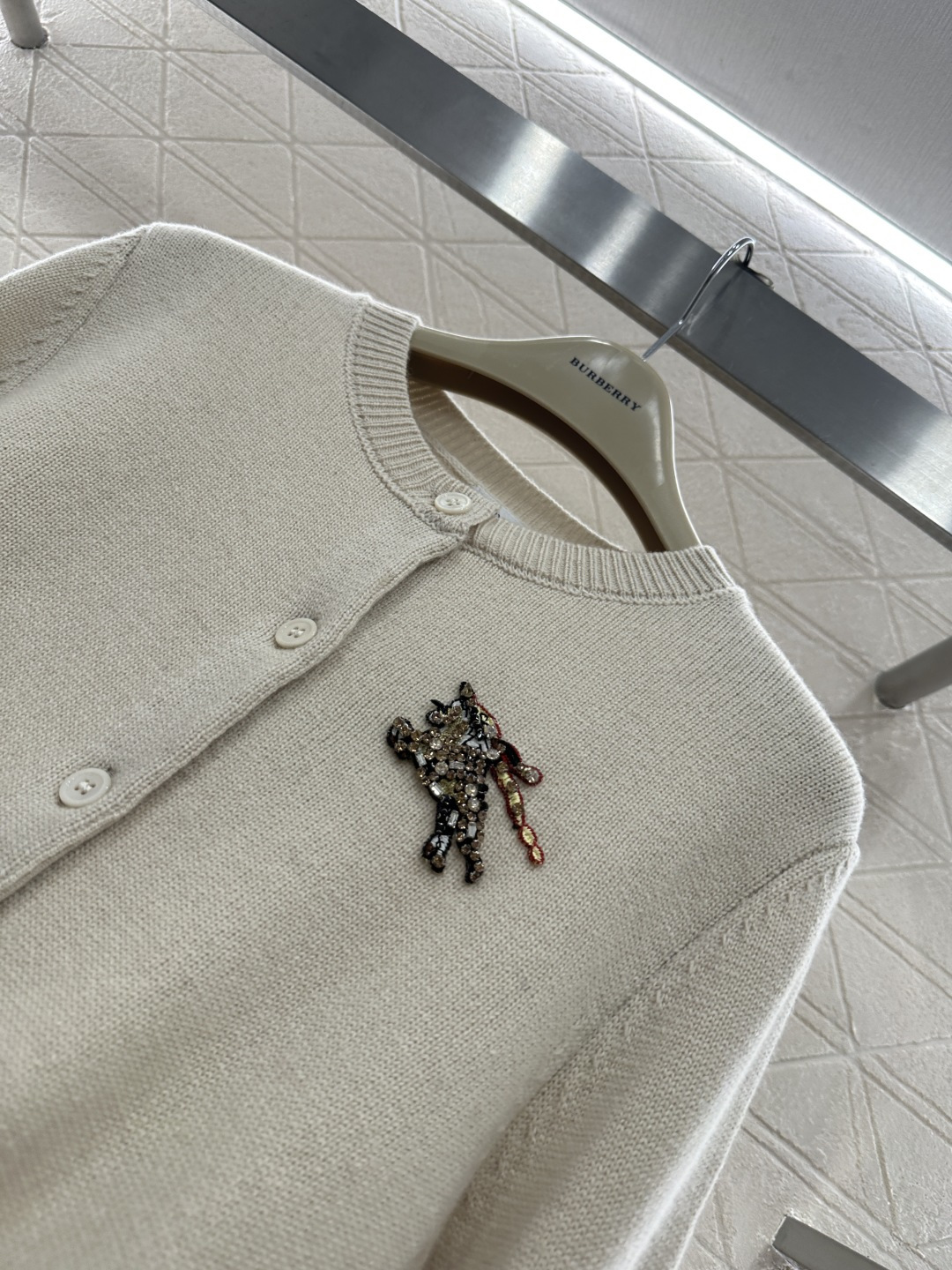 ♥BBR*♥2026新品上架 贺岁水钻圆领针织开衫新年贺岁系列#定制YB羊绒羊毛针织材质，质感高级，舒适