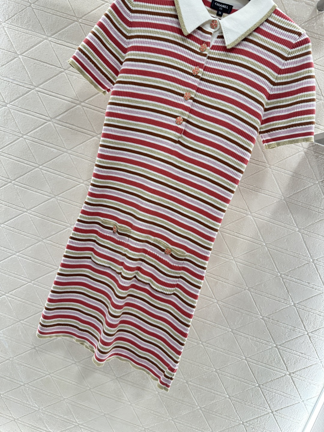 ♥Chane*♥2026新品上架 翻领条纹针织连衣裙定制YB棉毛纱线织造，质感光泽，弹力舒适，翻领针织短