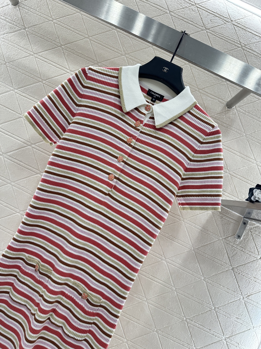 ♥Chane*♥2026新品上架 翻领条纹针织连衣裙定制YB棉毛纱线织造，质感光泽，弹力舒适，翻领针织短