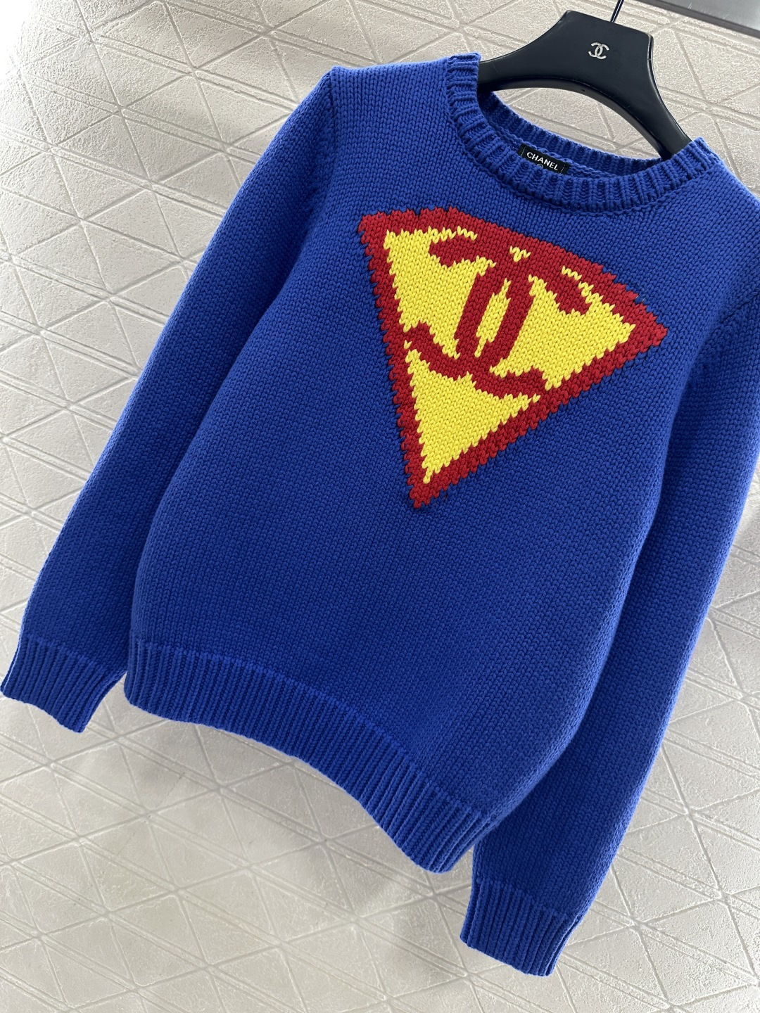 ♥Chane*♥2026新品上架 圆领超人徽标针织套头毛衣定制YB羊毛纱线织造，穿搭舒适，质感十足，圆领
