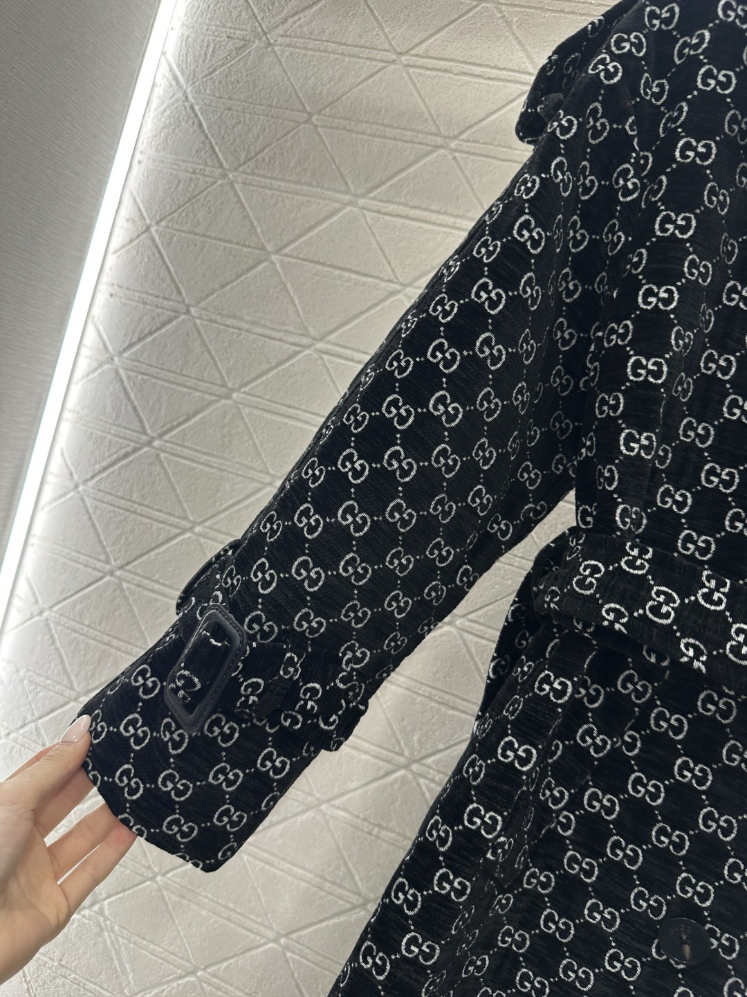 ♥Gucc*♥2026新品上架 翻领提花西装长款大衣定制YB进口提花材质，成衣质感品相绝佳，翻领正肩长款