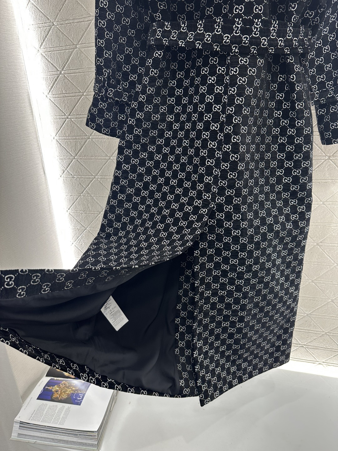 ♥Gucc*♥2026新品上架 翻领提花西装长款大衣定制YB进口提花材质，成衣质感品相绝佳，翻领正肩长款