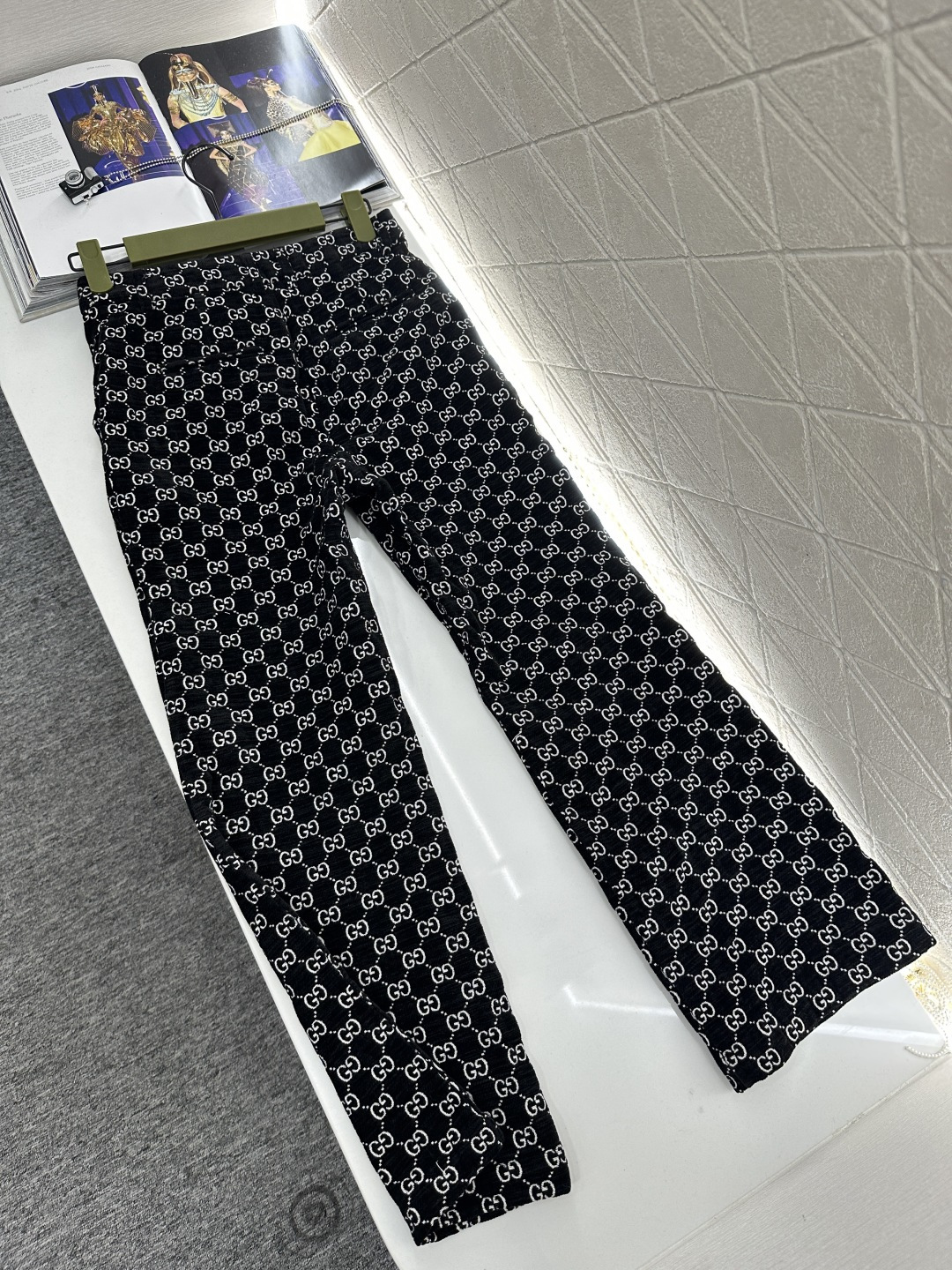 ♥Gucc*♥2026新品上架 翻领提花西装长裤套装定制YB进口提花材质，成衣质感品相绝佳，翻领正肩西装