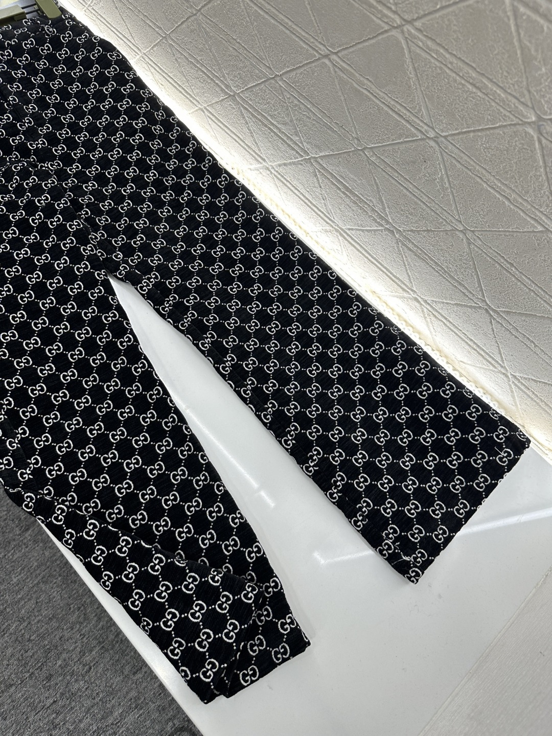 ♥Gucc*♥2026新品上架 翻领提花西装长裤套装定制YB进口提花材质，成衣质感品相绝佳，翻领正肩西装