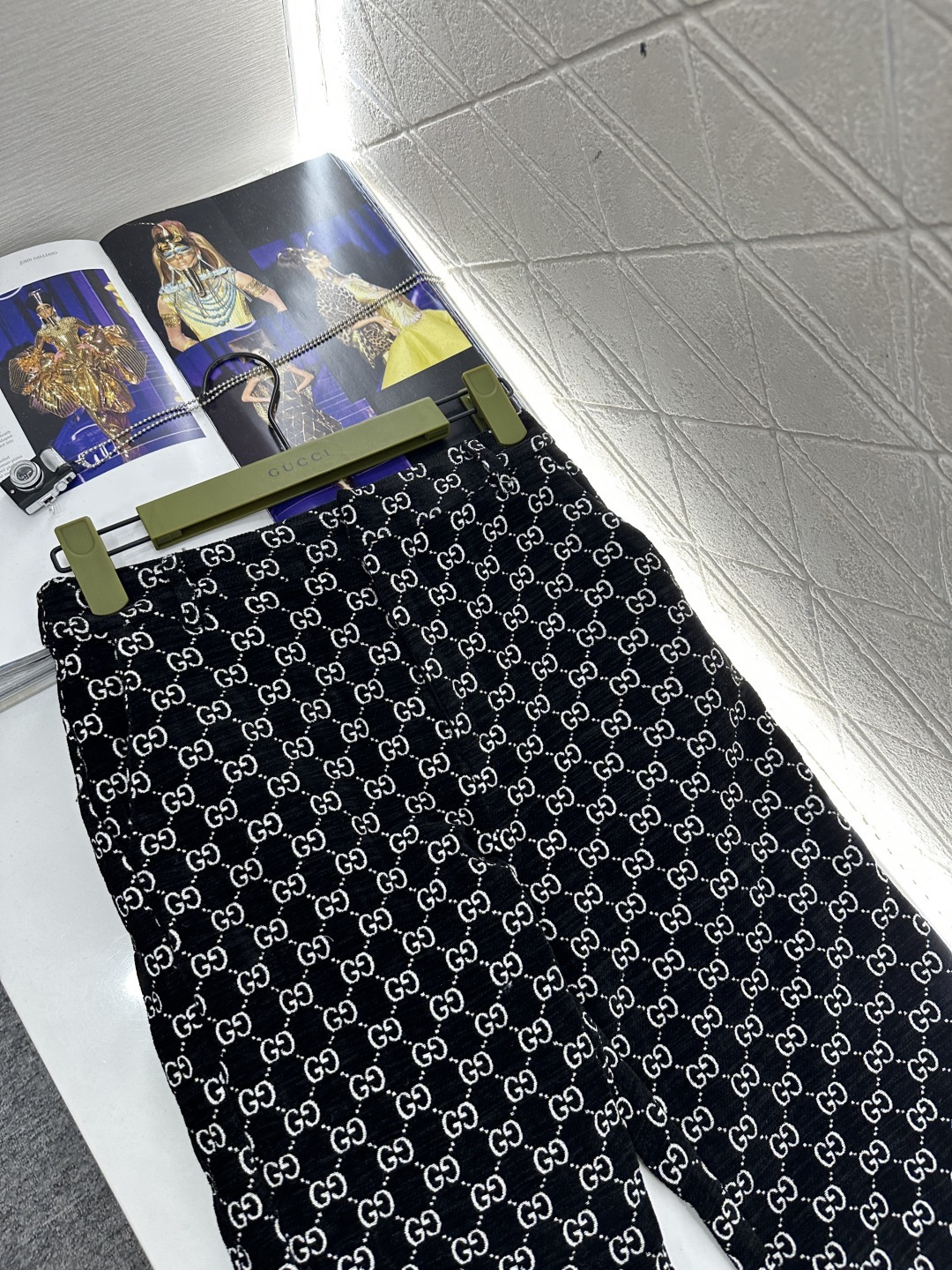 ♥Gucc*♥2026新品上架 翻领提花西装长裤套装定制YB进口提花材质，成衣质感品相绝佳，翻领正肩西装