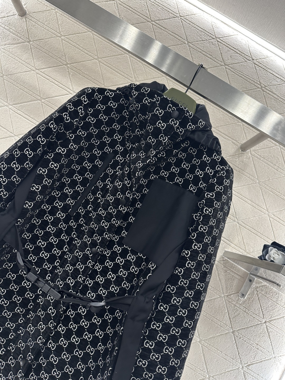 ♥Gucc*♥2026新品上架 腰带连帽提花棉服冲锋外套定制YB进口提花材质，成衣质感品相绝佳，连帽冲锋