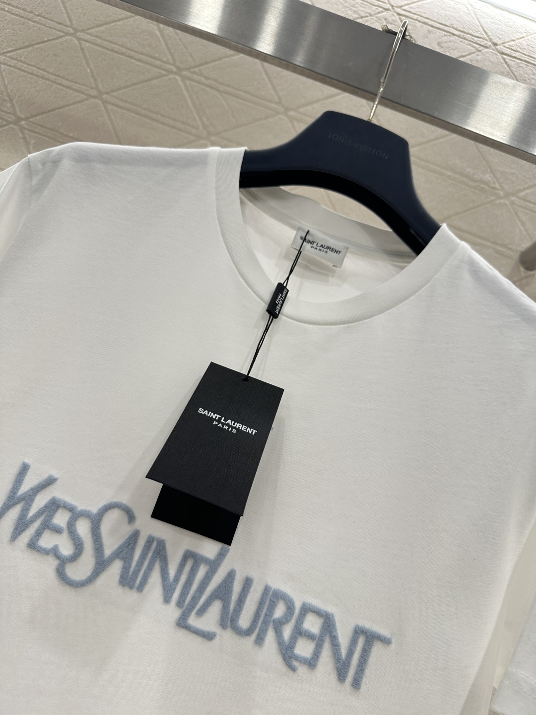 ♥Saint Lauren*♥2026新品上架 圆领刺绣毛绒徽标𝑒𝑒定制YB丝光全棉材质，透气舒适，质感