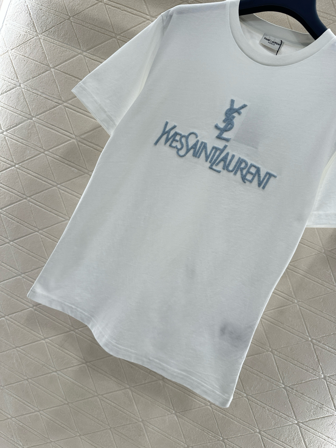 ♥Saint Lauren*♥2026新品上架 圆领刺绣毛绒徽标𝑒𝑒定制YB丝光全棉材质，透气舒适，质感