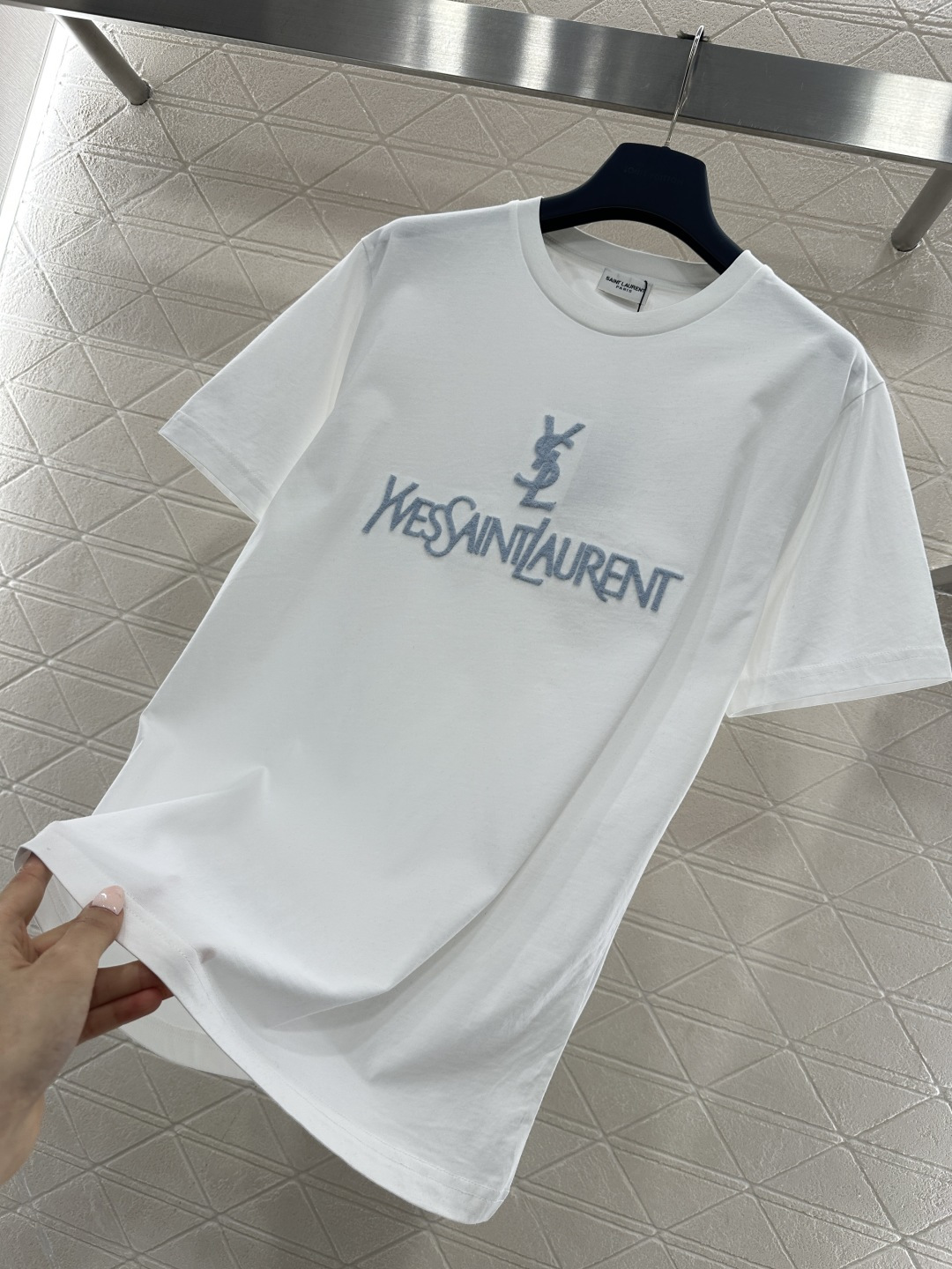 ♥Saint Lauren*♥2026新品上架 圆领刺绣毛绒徽标𝑒𝑒定制YB丝光全棉材质，透气舒适，质感