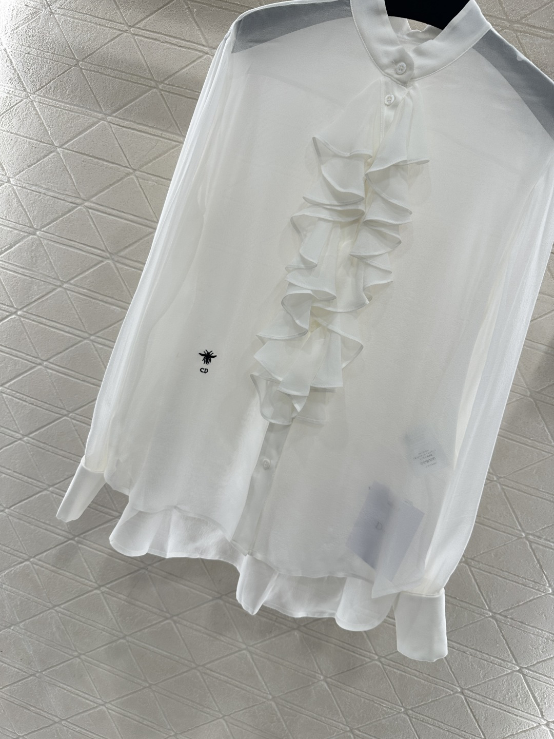 ♥Dio*♥2026新品上架 堆叠蛋糕领真丝衬衣定制YB进口百分百桑蚕丝材质，质感光泽，舒适透气，微透长