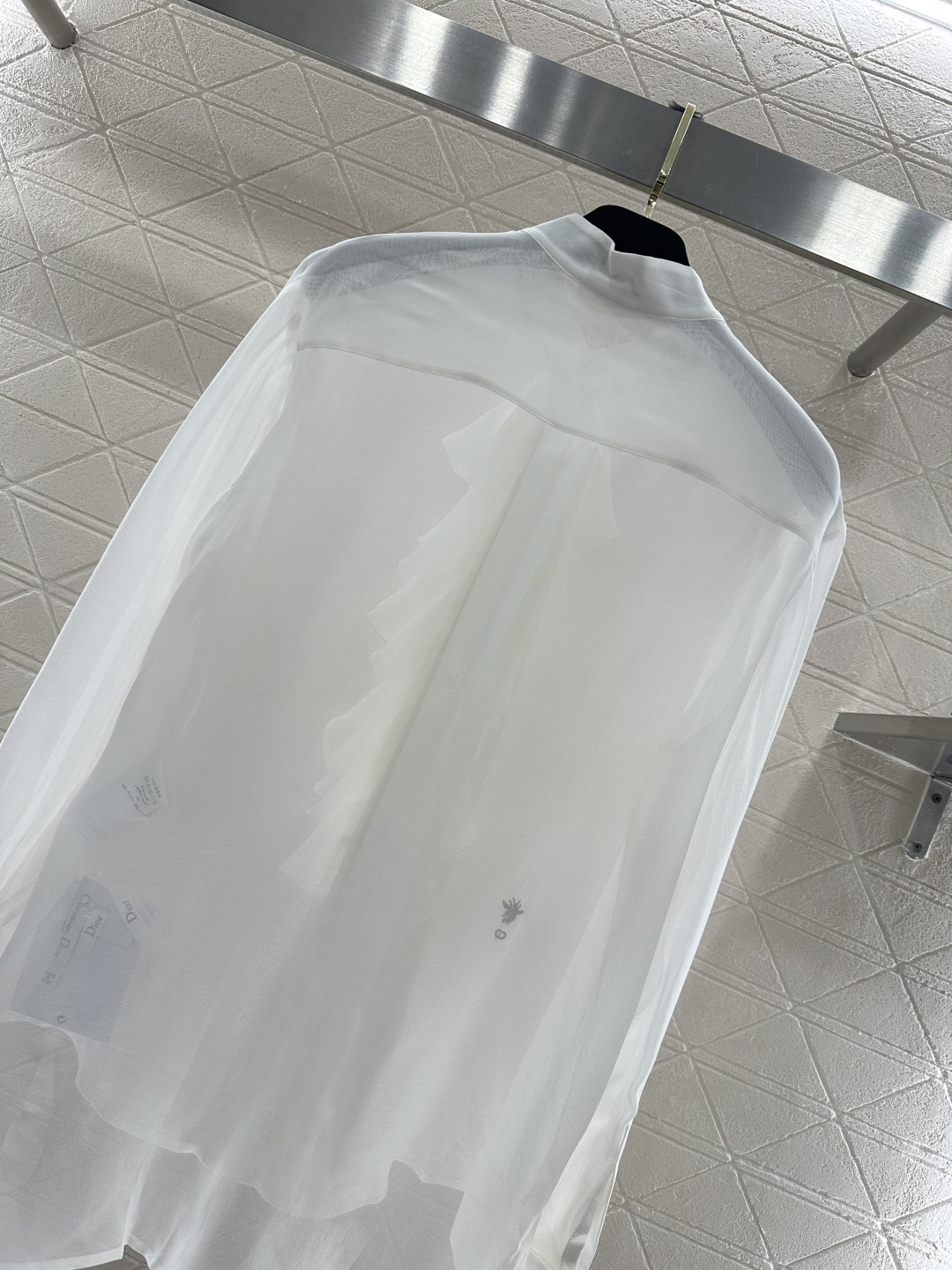 ♥Dio*♥2026新品上架 堆叠蛋糕领真丝衬衣定制YB进口百分百桑蚕丝材质，质感光泽，舒适透气，微透长