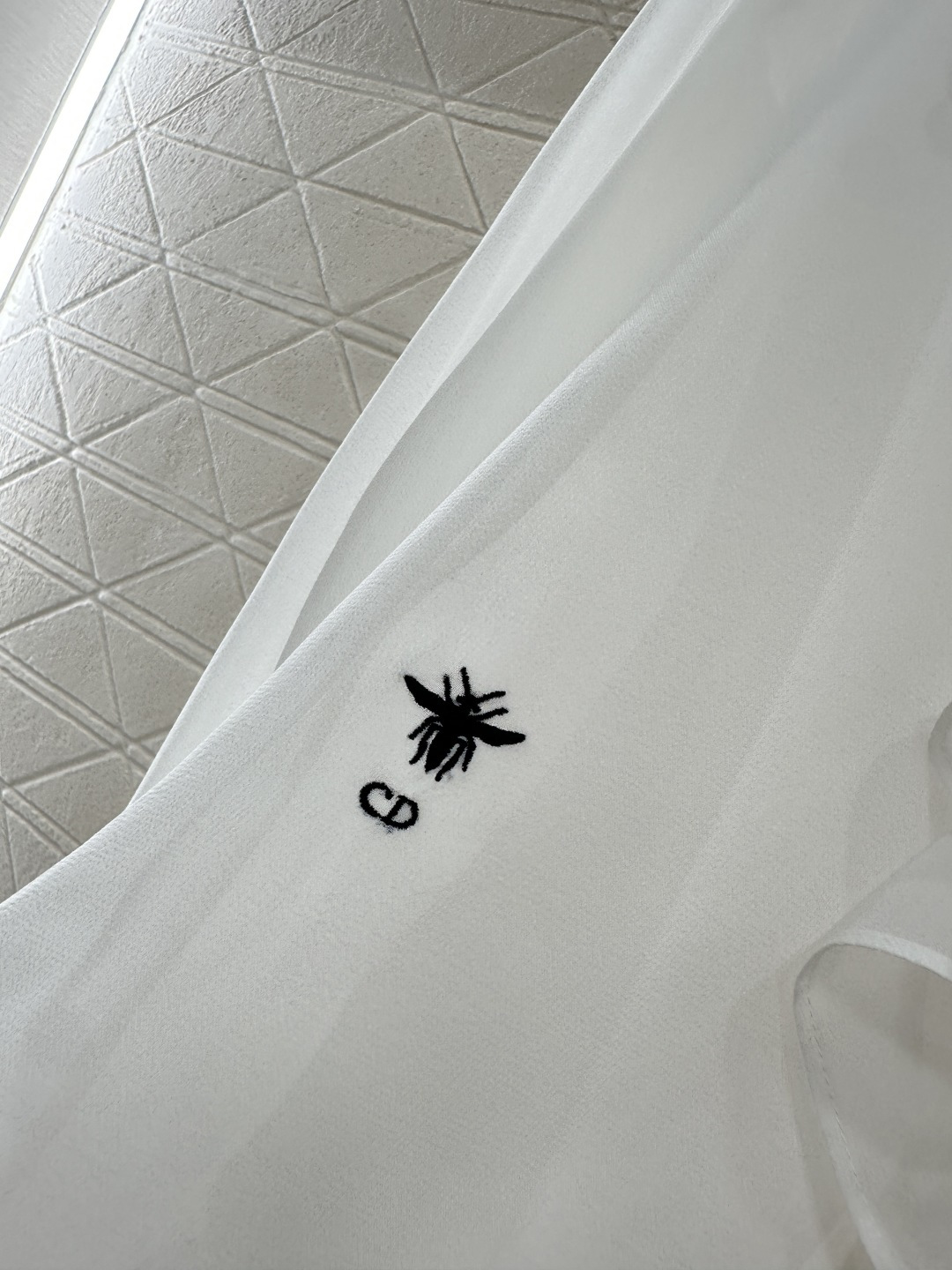 ♥Dio*♥2026新品上架 堆叠蛋糕领真丝衬衣定制YB进口百分百桑蚕丝材质，质感光泽，舒适透气，微透长