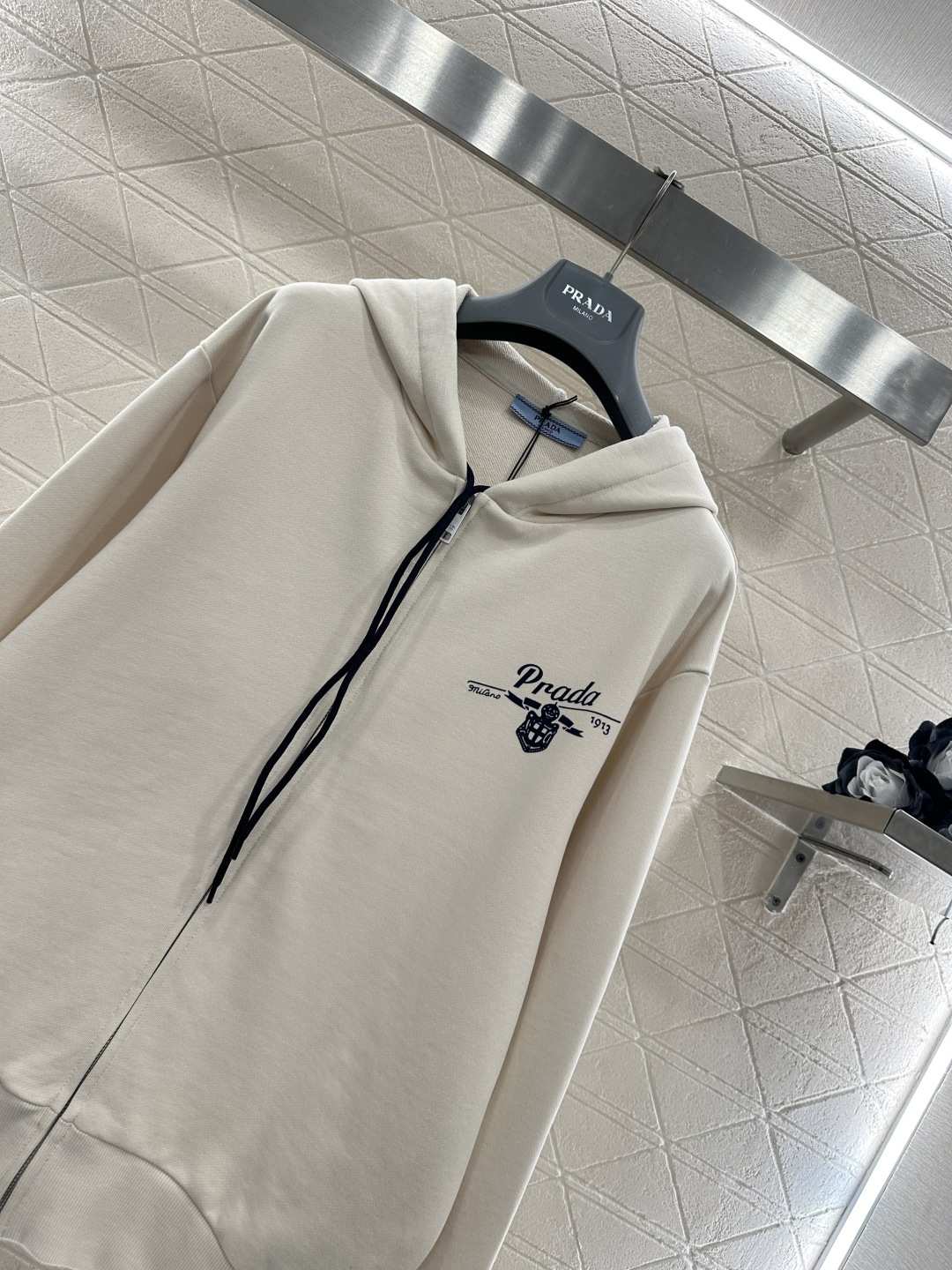 ♥Prad*♥2026新品上架 连帽抽绳拉链卫衣外套定制YB原生全棉材质，舒适软糯，穿搭洋气，连帽拉链卫