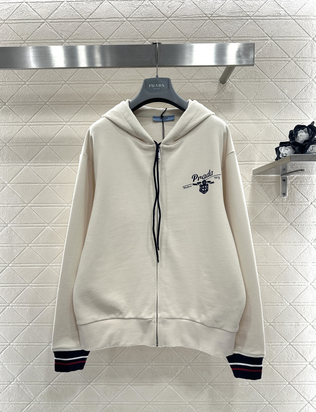 ♥Prad*♥2026新品上架 连帽抽绳拉链卫衣外套定制YB原生全棉材质，舒适软糯，穿搭洋气，连帽拉链卫