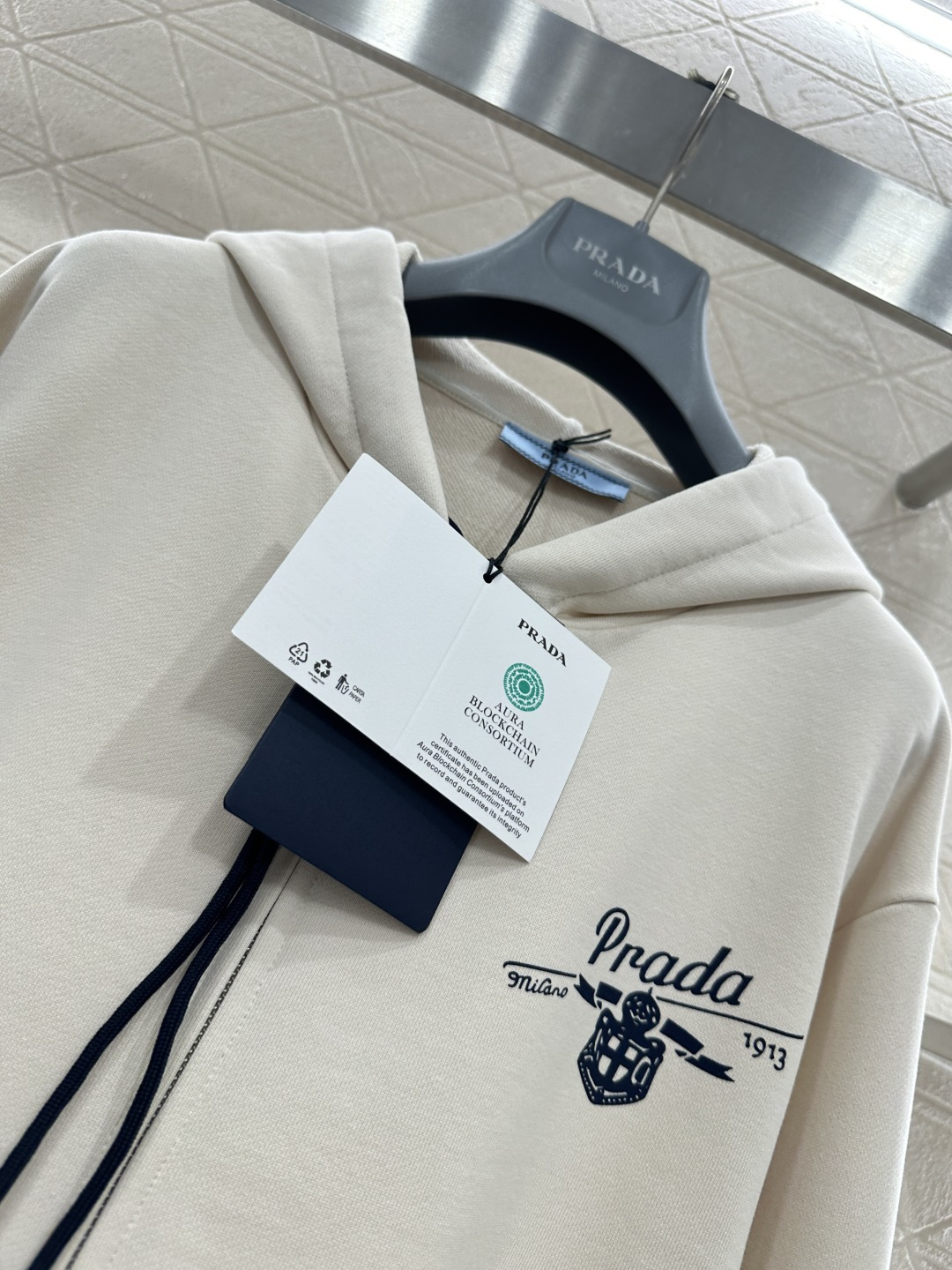 ♥Prad*♥2026新品上架 连帽抽绳拉链卫衣外套定制YB原生全棉材质，舒适软糯，穿搭洋气，连帽拉链卫