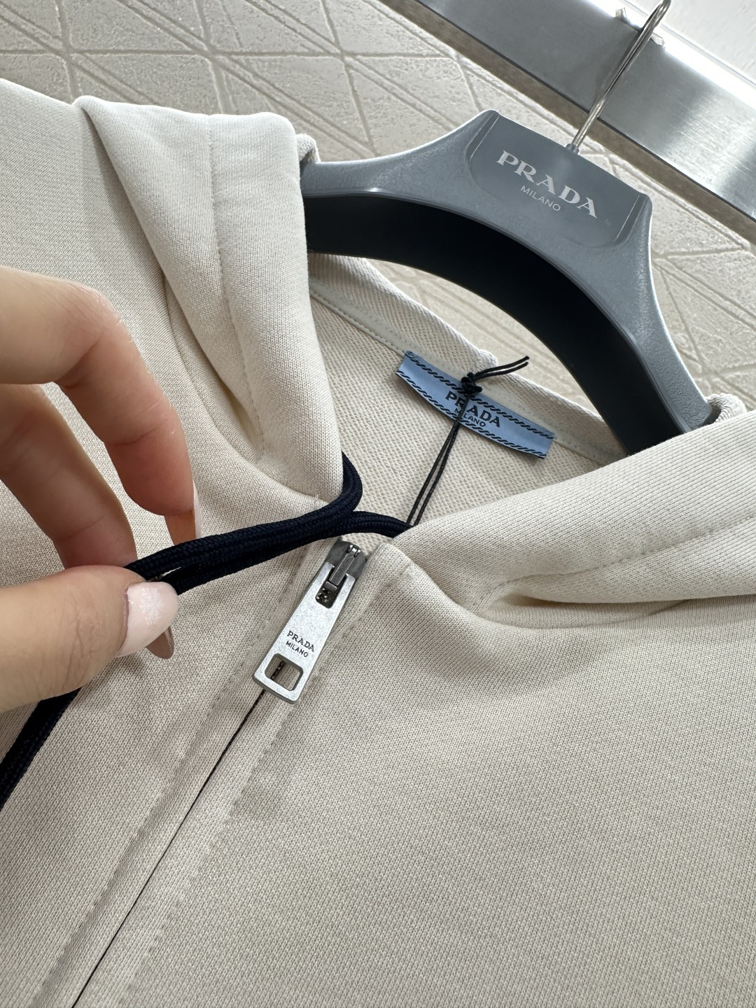 ♥Prad*♥2026新品上架 连帽抽绳拉链卫衣外套定制YB原生全棉材质，舒适软糯，穿搭洋气，连帽拉链卫