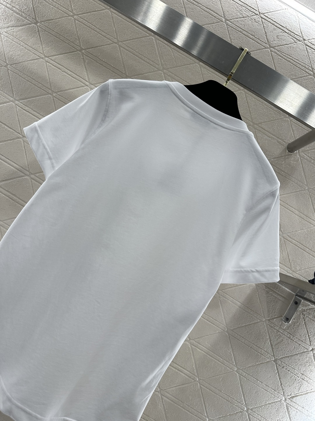 ♥Moachin*♥2026新品上架 圆领印花螺纹𝑇𝑒𝑒定制YB丝光全棉材质，透气舒适，质感十足，常规短