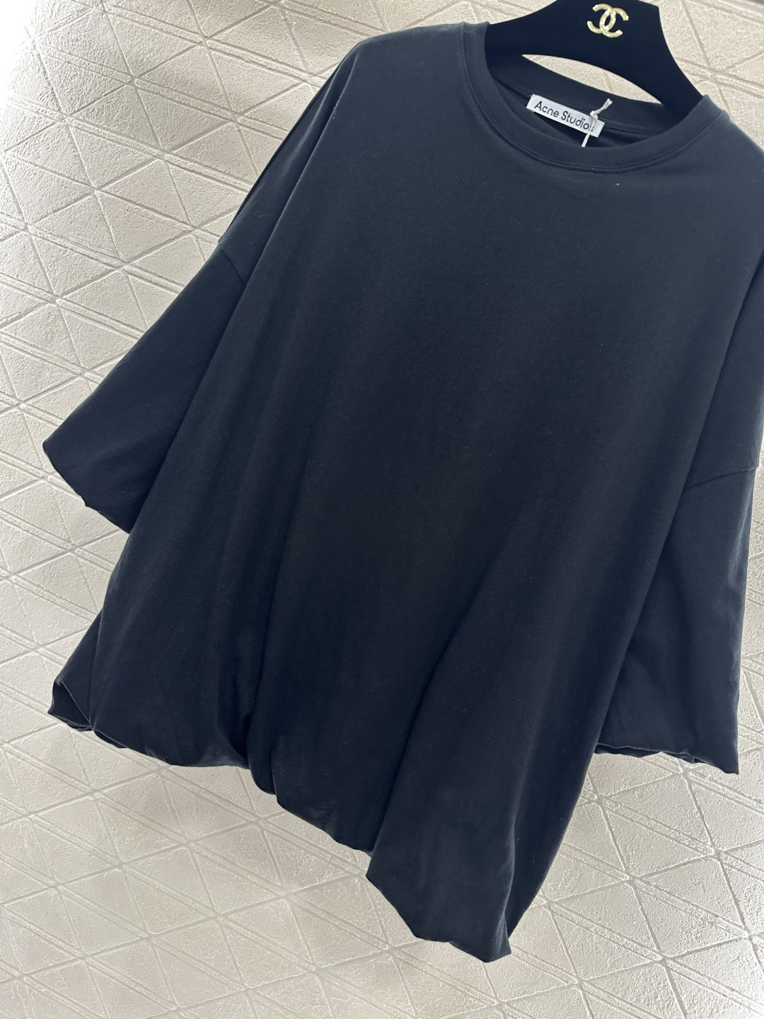 ♥Acne studio*♥2026新品上架 圆领宽松花苞𝑇𝑒𝑒定制YB原生全棉材质，透气舒适，质感十足