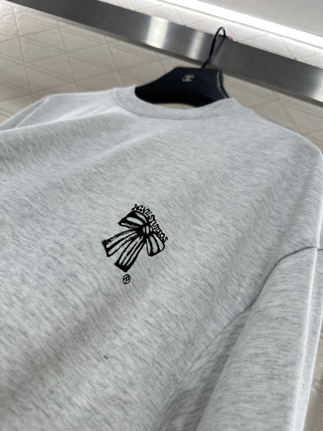 ♥Acne atudio*♥2026新品上架 圆领印花蝴蝶结徽标𝑇𝑒𝑒定制YB原生全棉材质，透气舒适，质