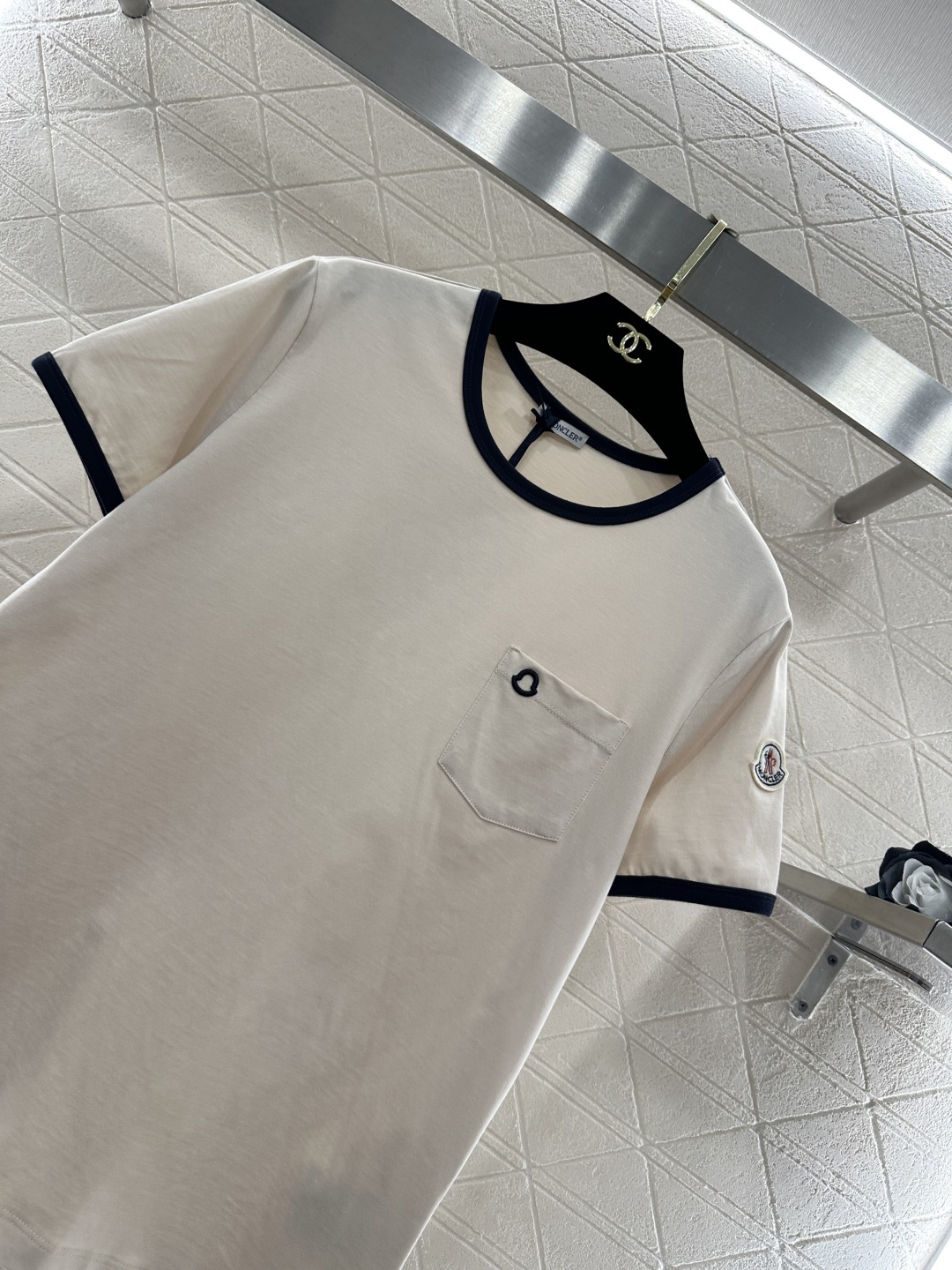 ♥Moncle*♥2026新品上架 螺纹撞色圆领徽标𝑇𝑒𝑒定制YB原生全棉材质，柔软亲肤，舒适有型，常规