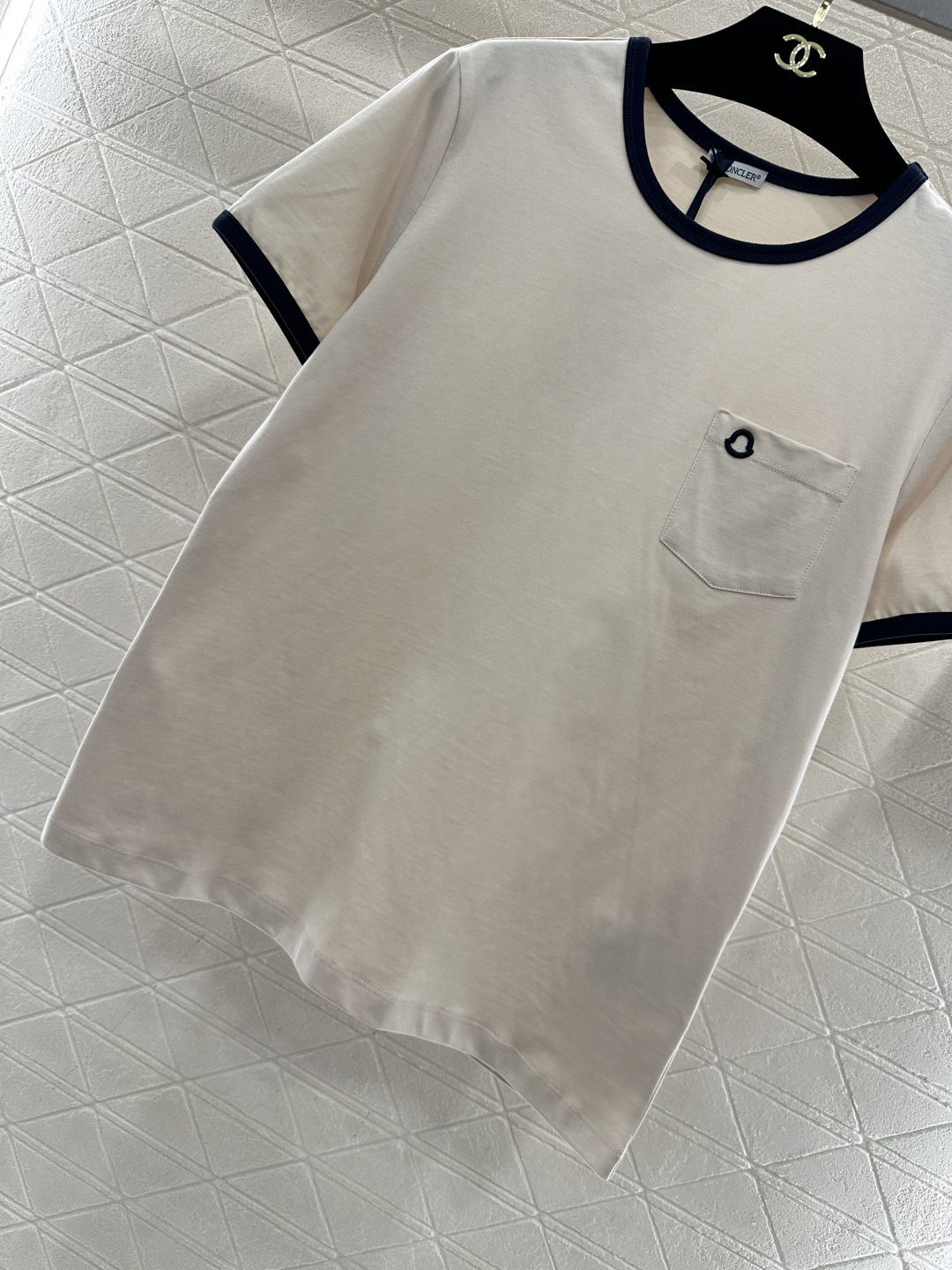 ♥Moncle*♥2026新品上架 螺纹撞色圆领徽标𝑇𝑒𝑒定制YB原生全棉材质，柔软亲肤，舒适有型，常规