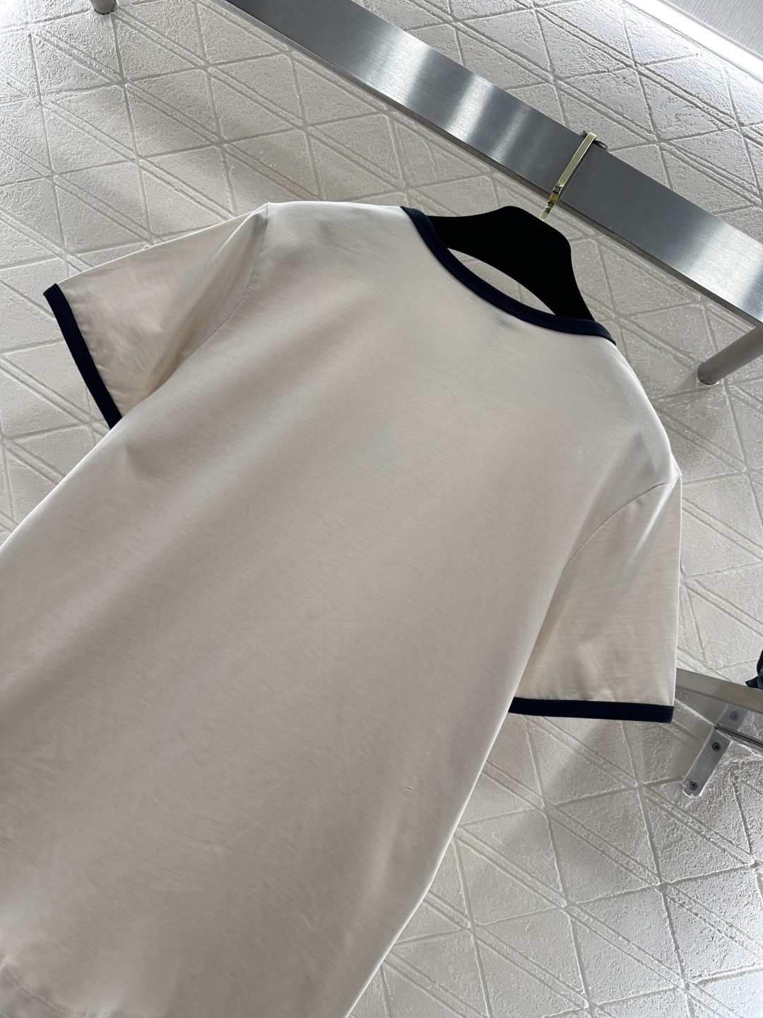 ♥Moncle*♥2026新品上架 螺纹撞色圆领徽标𝑇𝑒𝑒定制YB原生全棉材质，柔软亲肤，舒适有型，常规