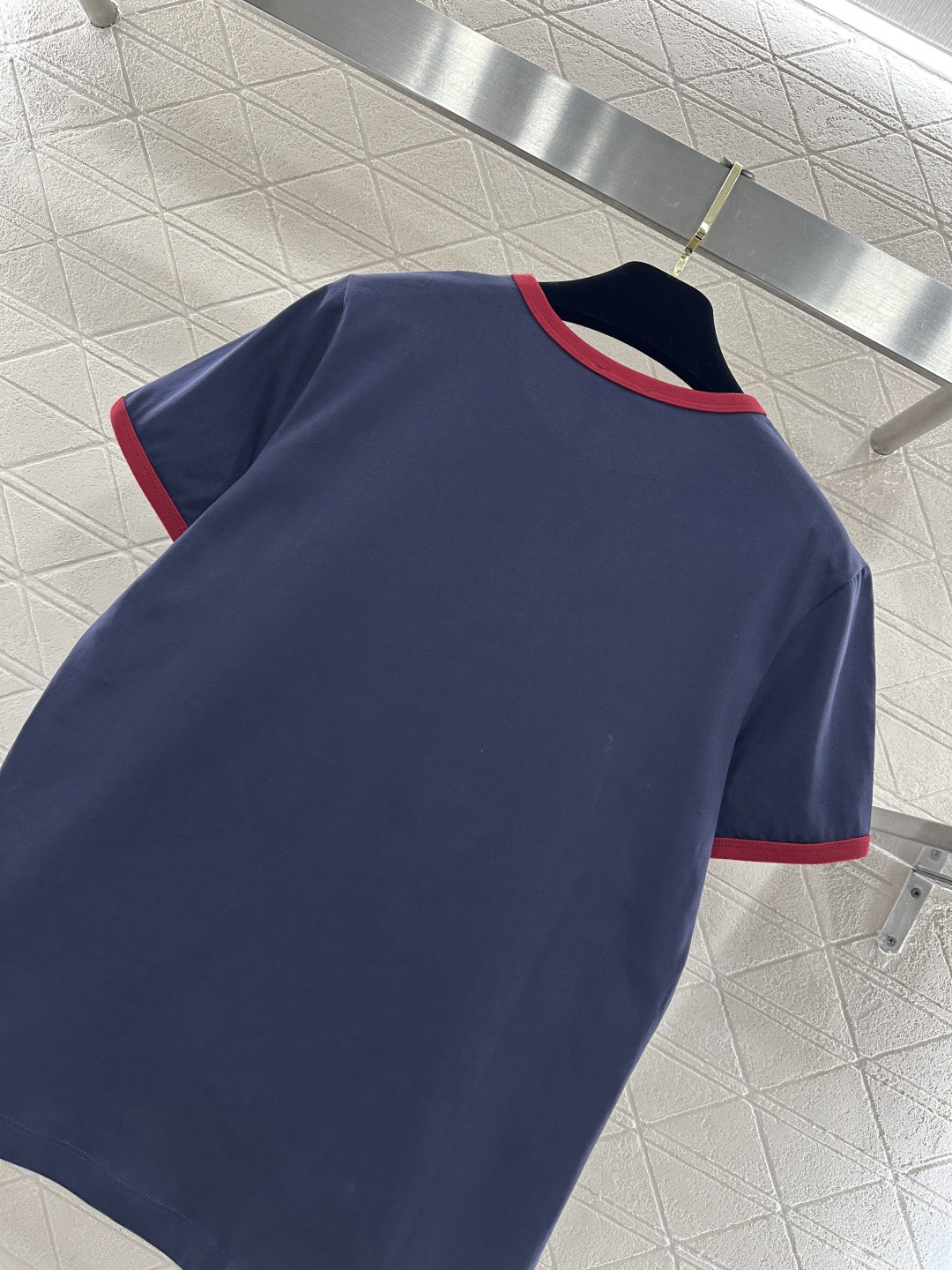 ♥Moncle*♥2026新品上架 螺纹撞色圆领徽标𝑇𝑒𝑒定制YB原生全棉材质，柔软亲肤，舒适有型，常规