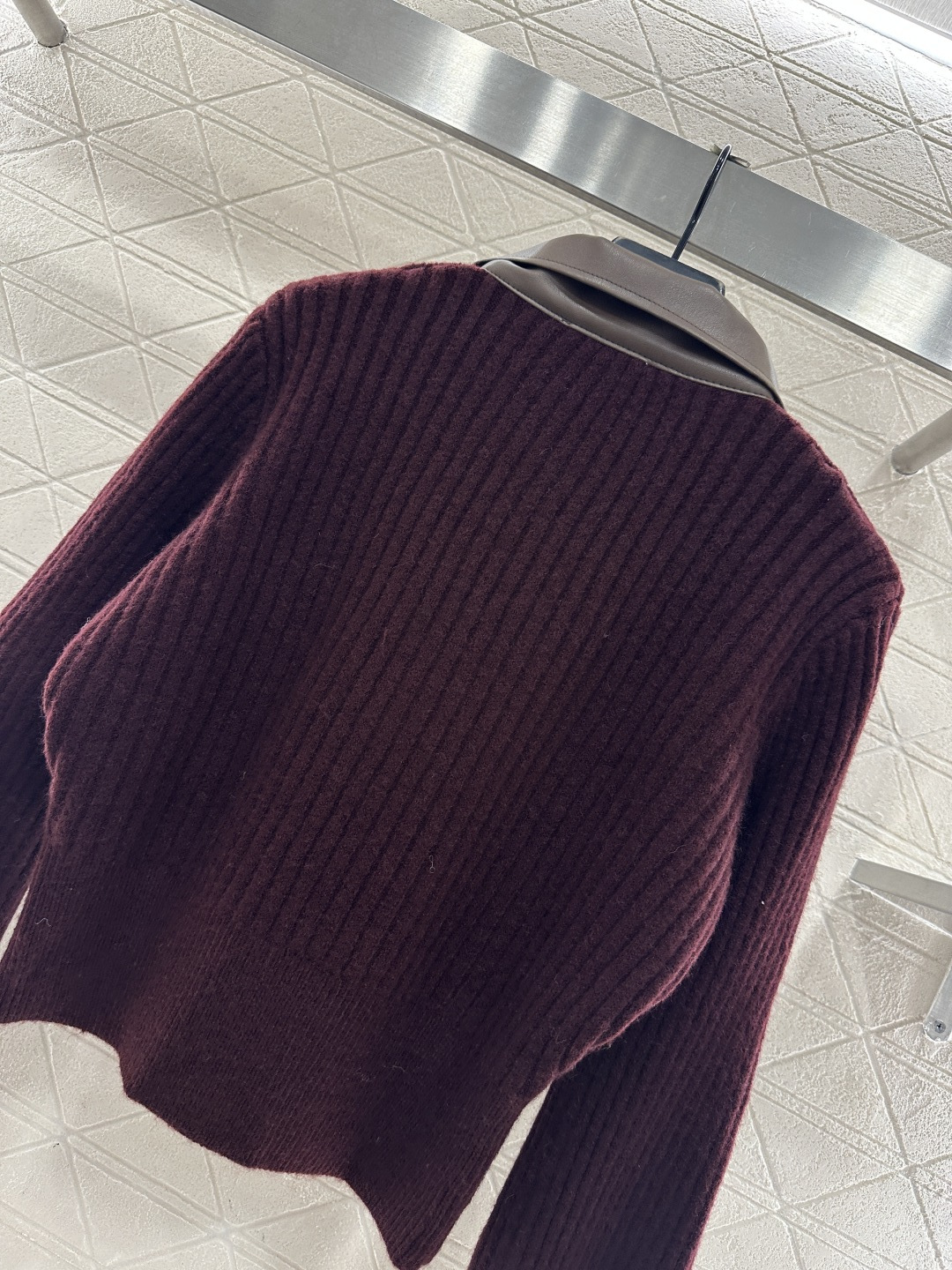 ♥Miumi*♥2026新品上架 拼皮领针织短款外套定制YB丝毛纱线织造，穿搭舒适，质感十足，翻领短款针