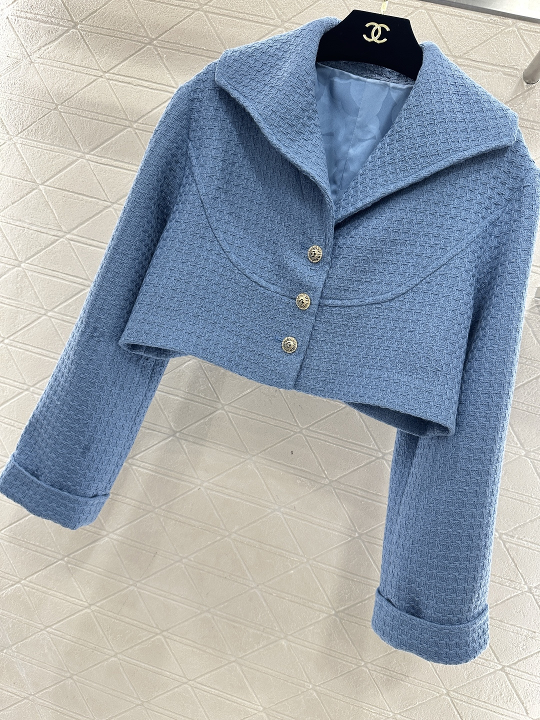 ♥Chane*♥2026新品上架 翻领短款外套半裙套装定制YB进口粗纺棉毛呢材质，质感高级，编织肌理呈现